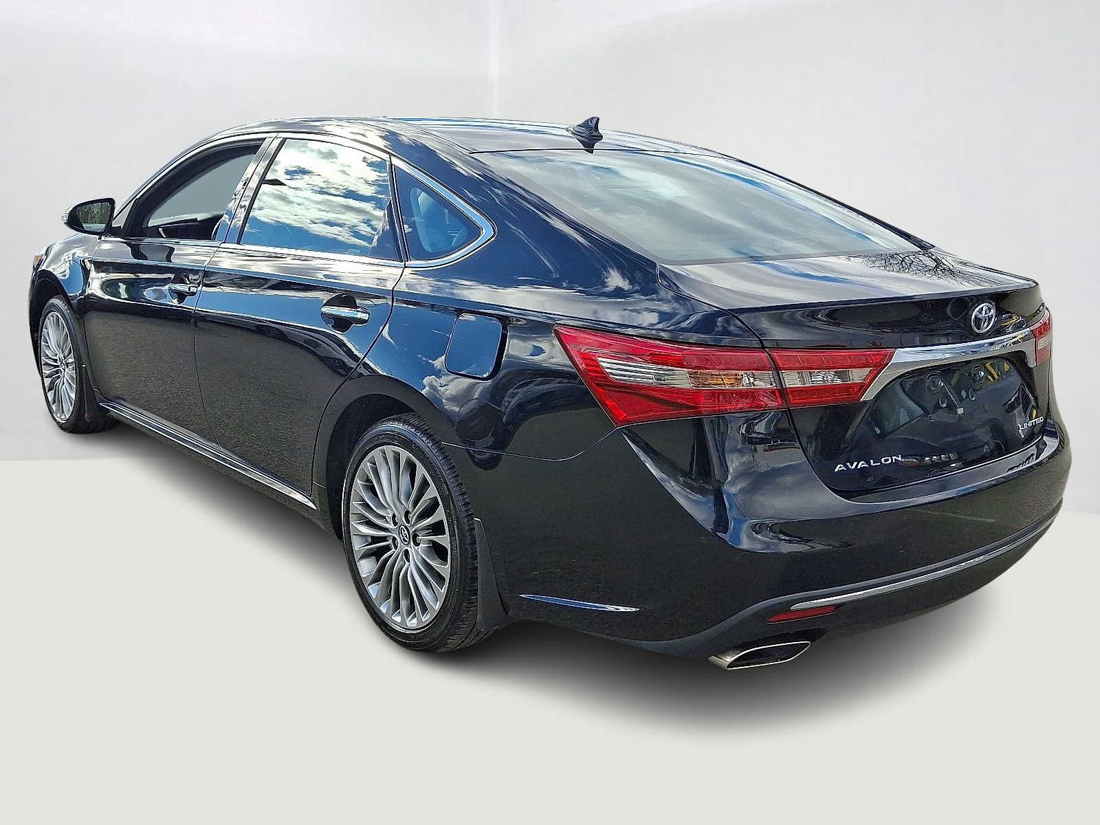 Thumbnail: 2018 Toyota Avalon - 9