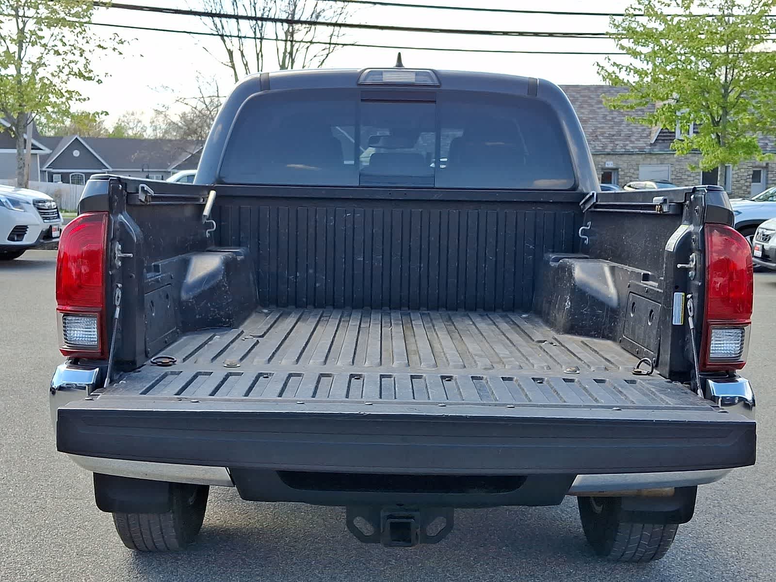 Thumbnail: 2018 Toyota Tacoma - 32