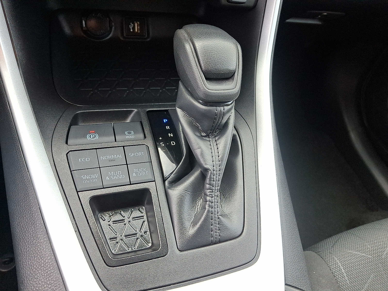 Thumbnail: 2024 Toyota RAV4 - 17