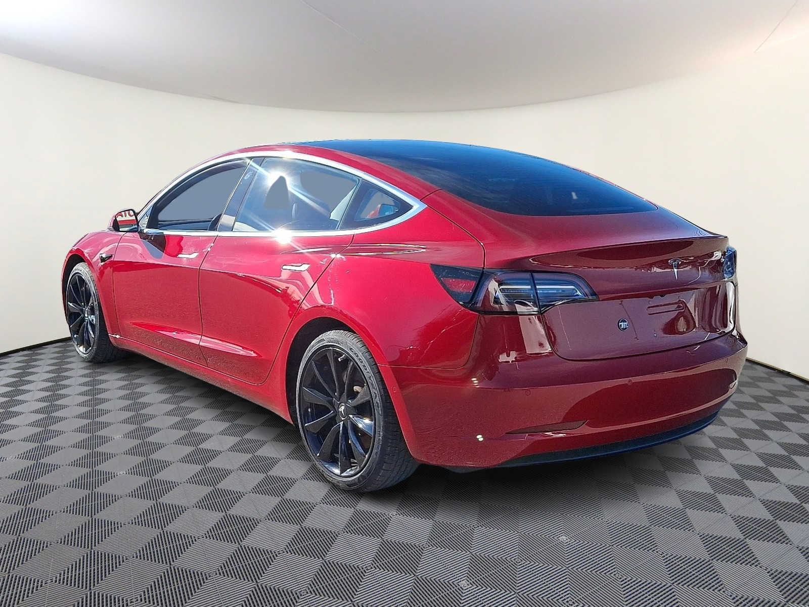 Thumbnail: 2018 Tesla Model 3 - 7