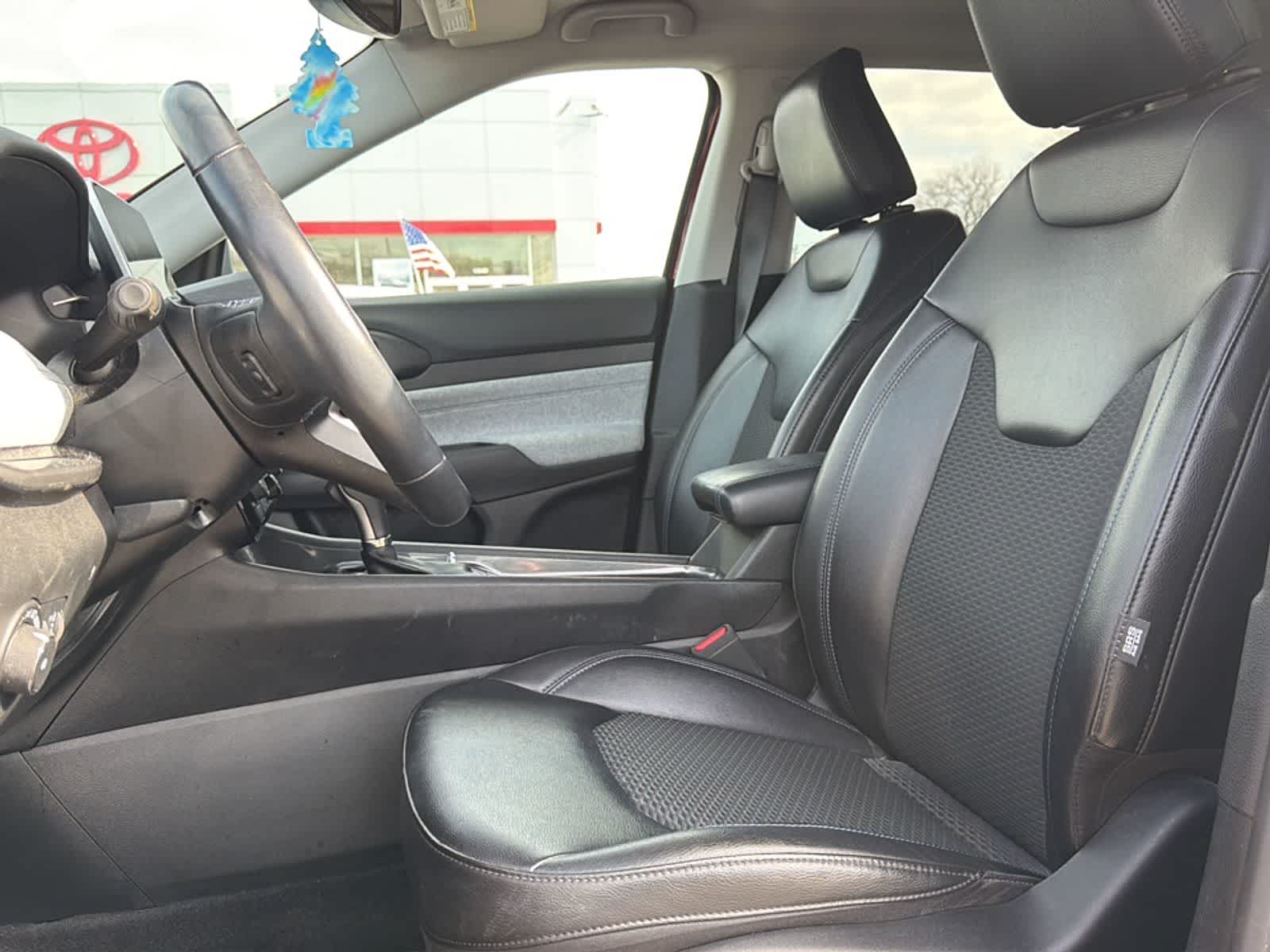 Thumbnail: 2022 Jeep Compass - 12