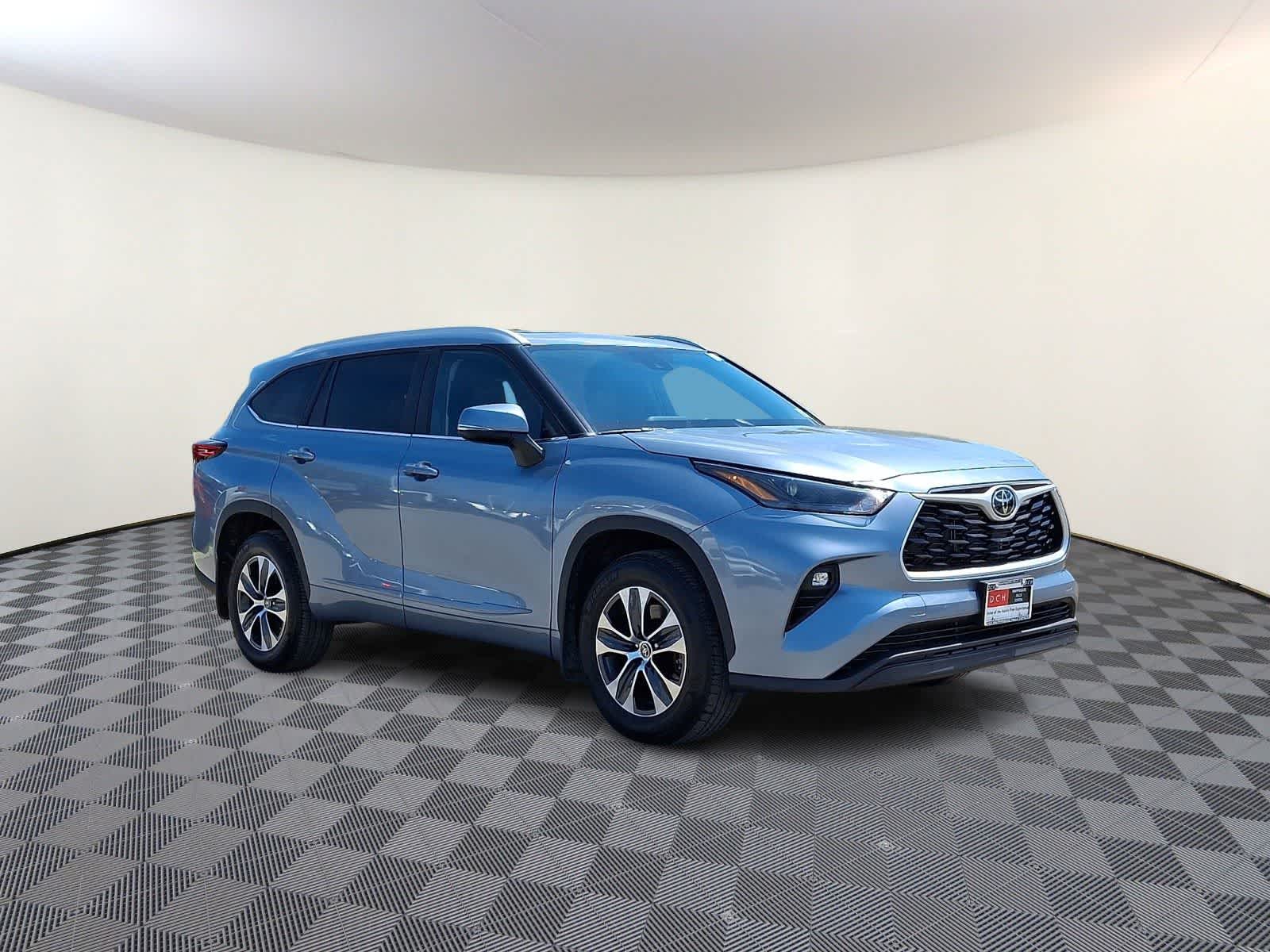 Thumbnail: 2023 Toyota Highlander - 5
