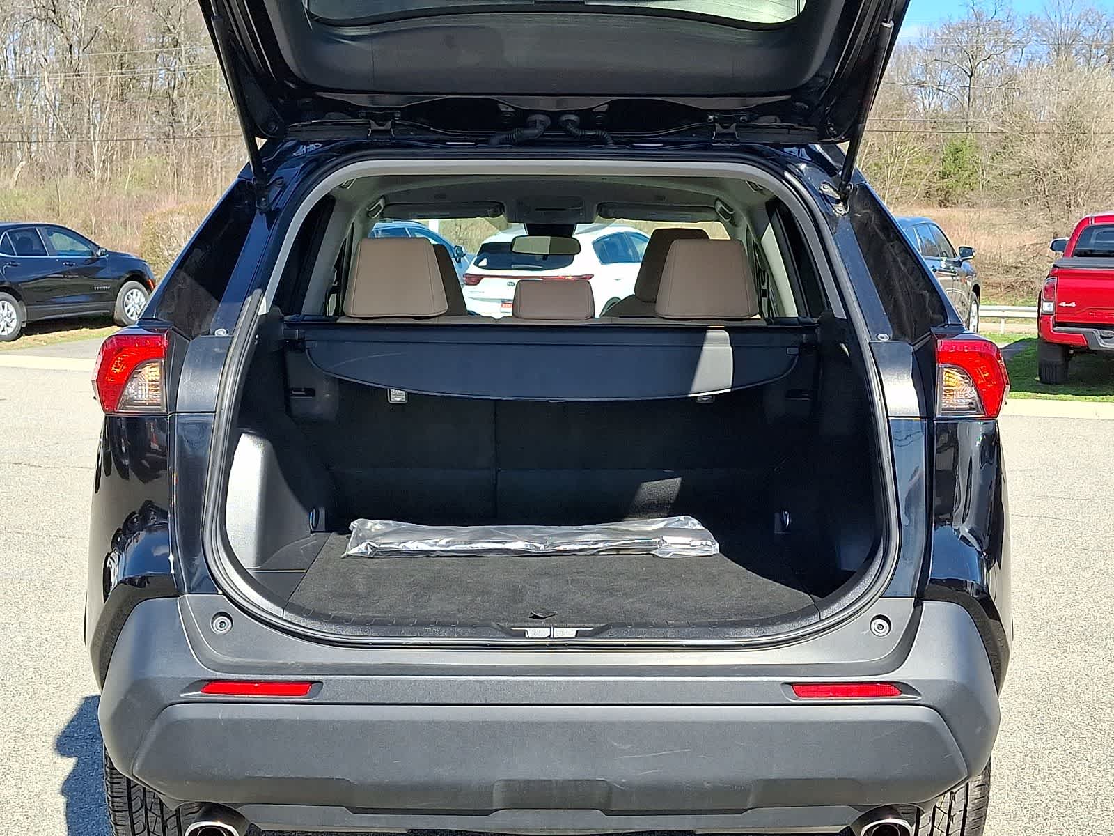 Thumbnail: 2025 Toyota RAV4 - 28