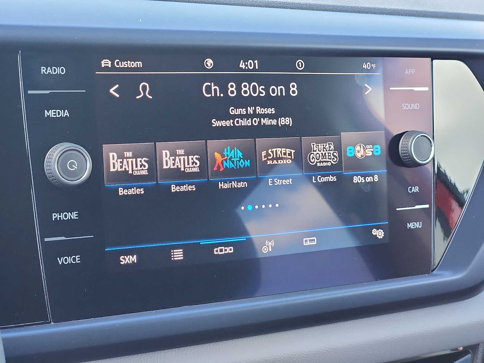 Thumbnail: 2022 Volkswagen Taos - 17