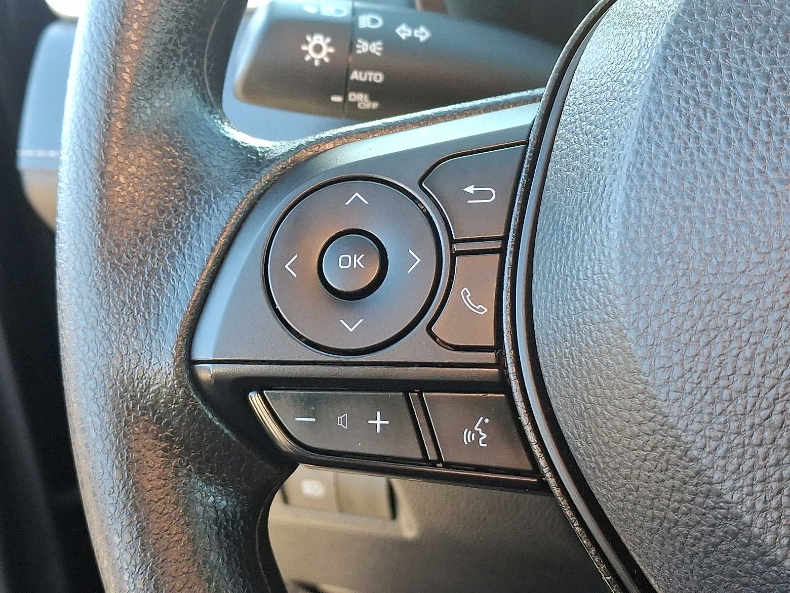 Thumbnail: 2025 Toyota RAV4 - 23