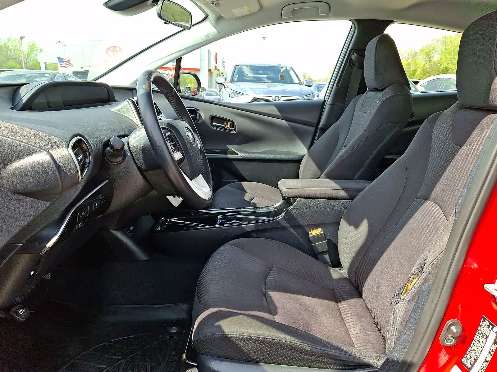 Thumbnail: 2018 Toyota Prius Prime - 15
