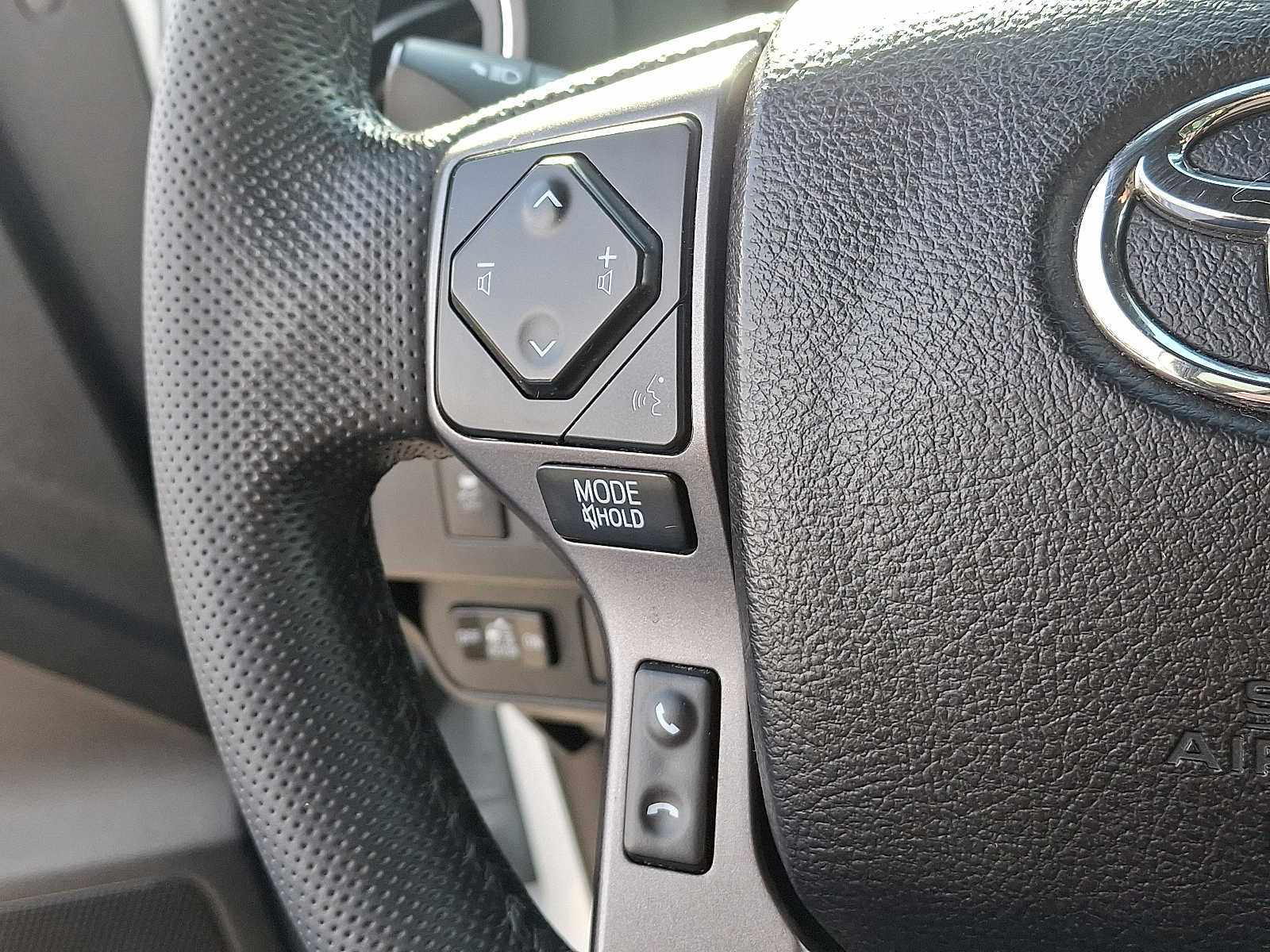 Thumbnail: 2022 Toyota Tacoma - 23