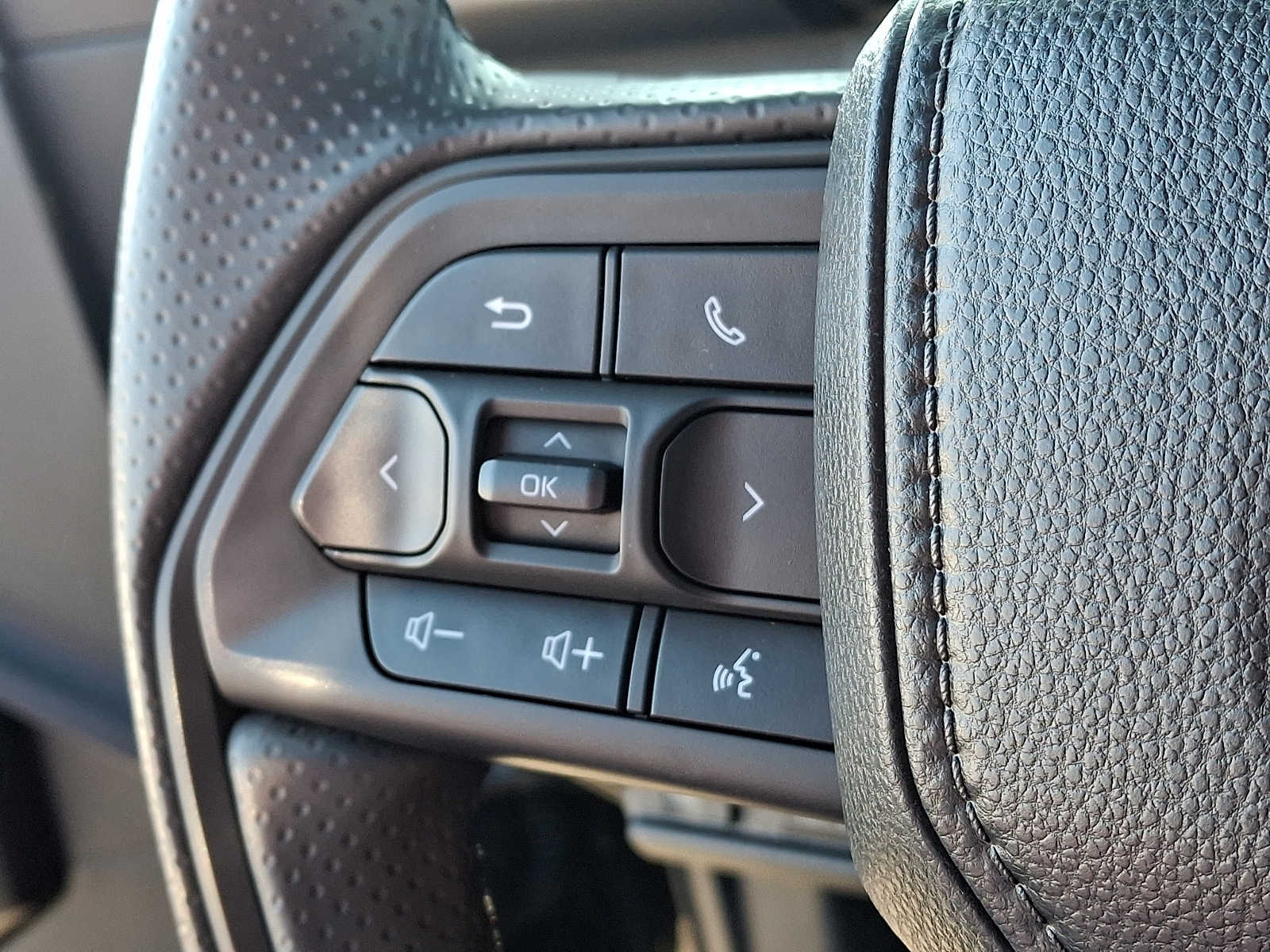 Thumbnail: 2025 Toyota 4Runner - 24