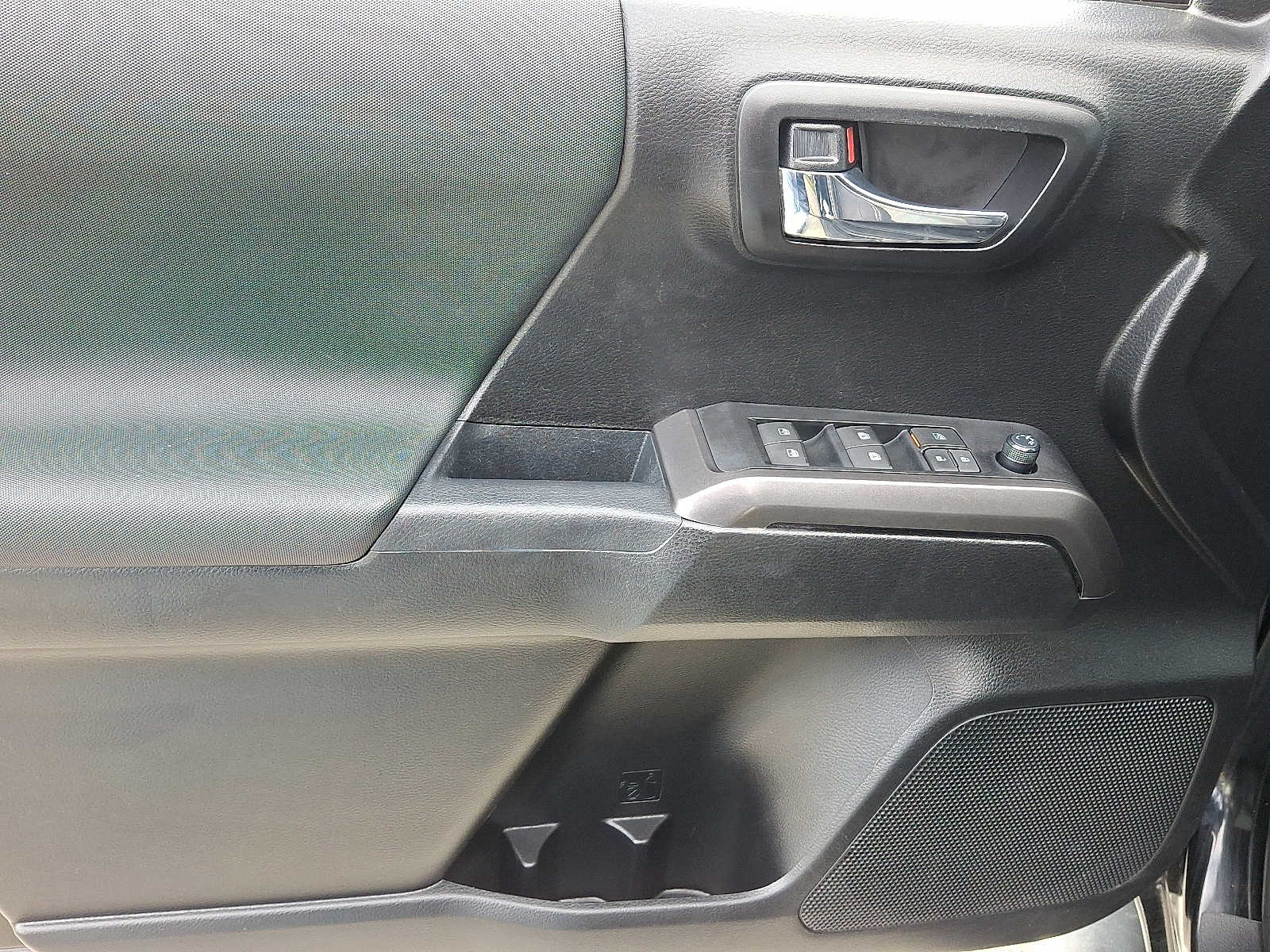 Thumbnail: 2021 Toyota Tacoma - 15