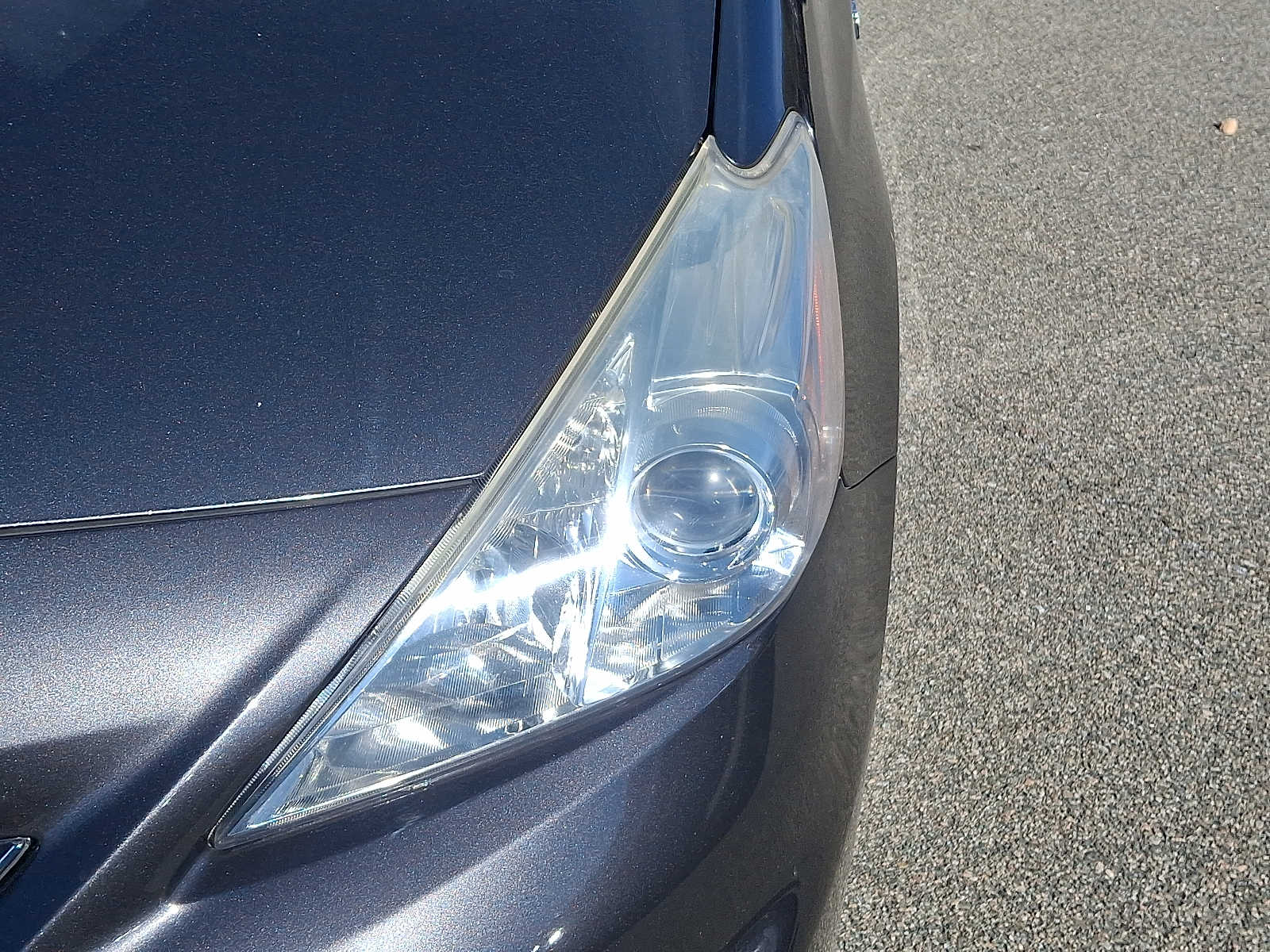 Thumbnail: 2013 Toyota Prius v - 11