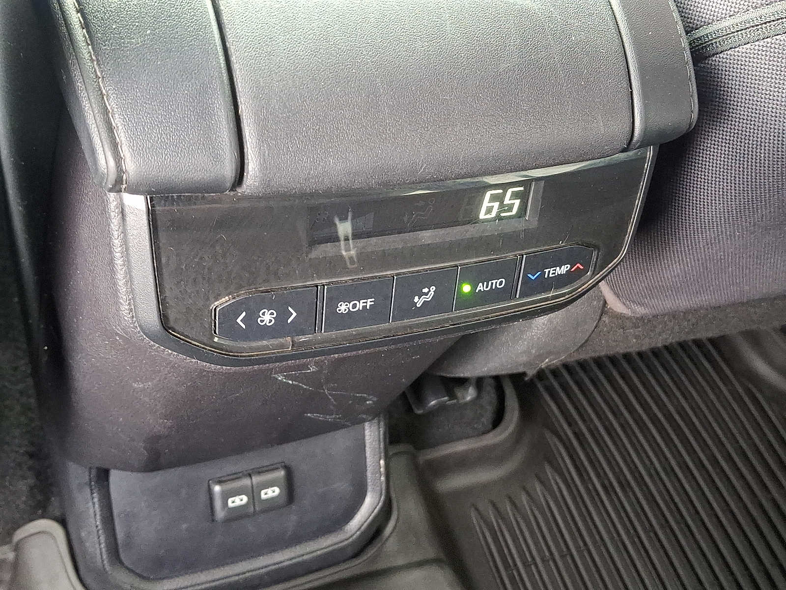 Thumbnail: 2022 Toyota Highlander - 14