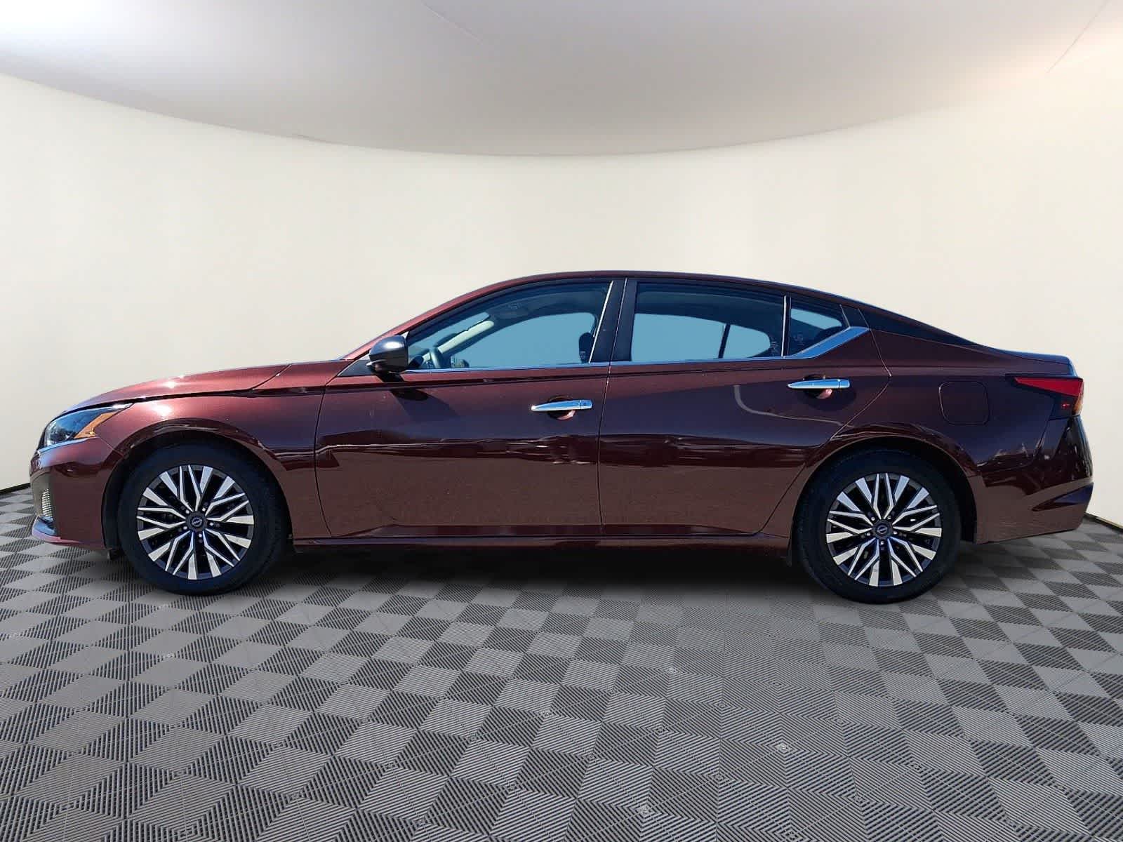 Thumbnail: 2024 Nissan Altima - 8