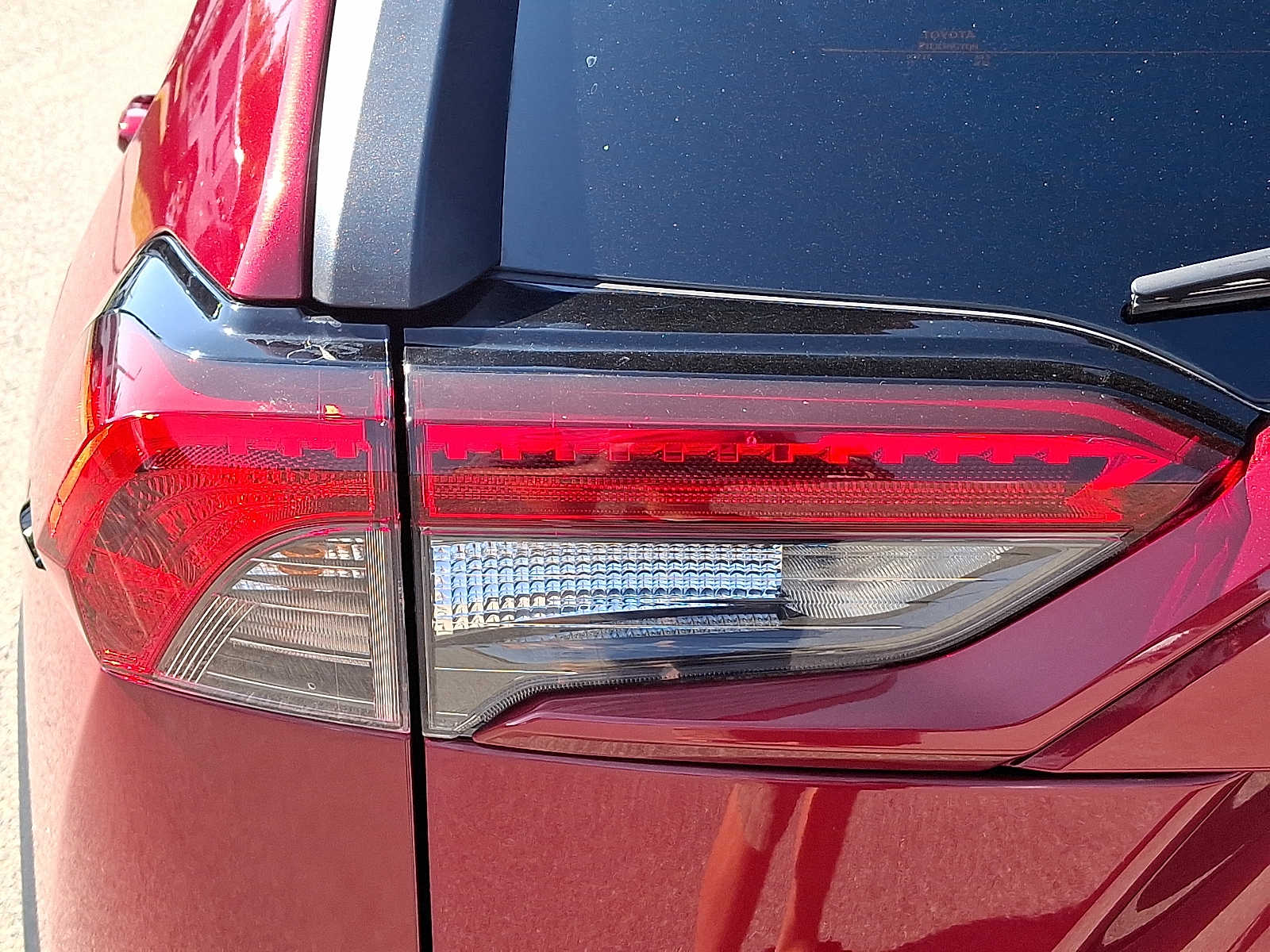 Thumbnail: 2019 Toyota RAV4 - 33