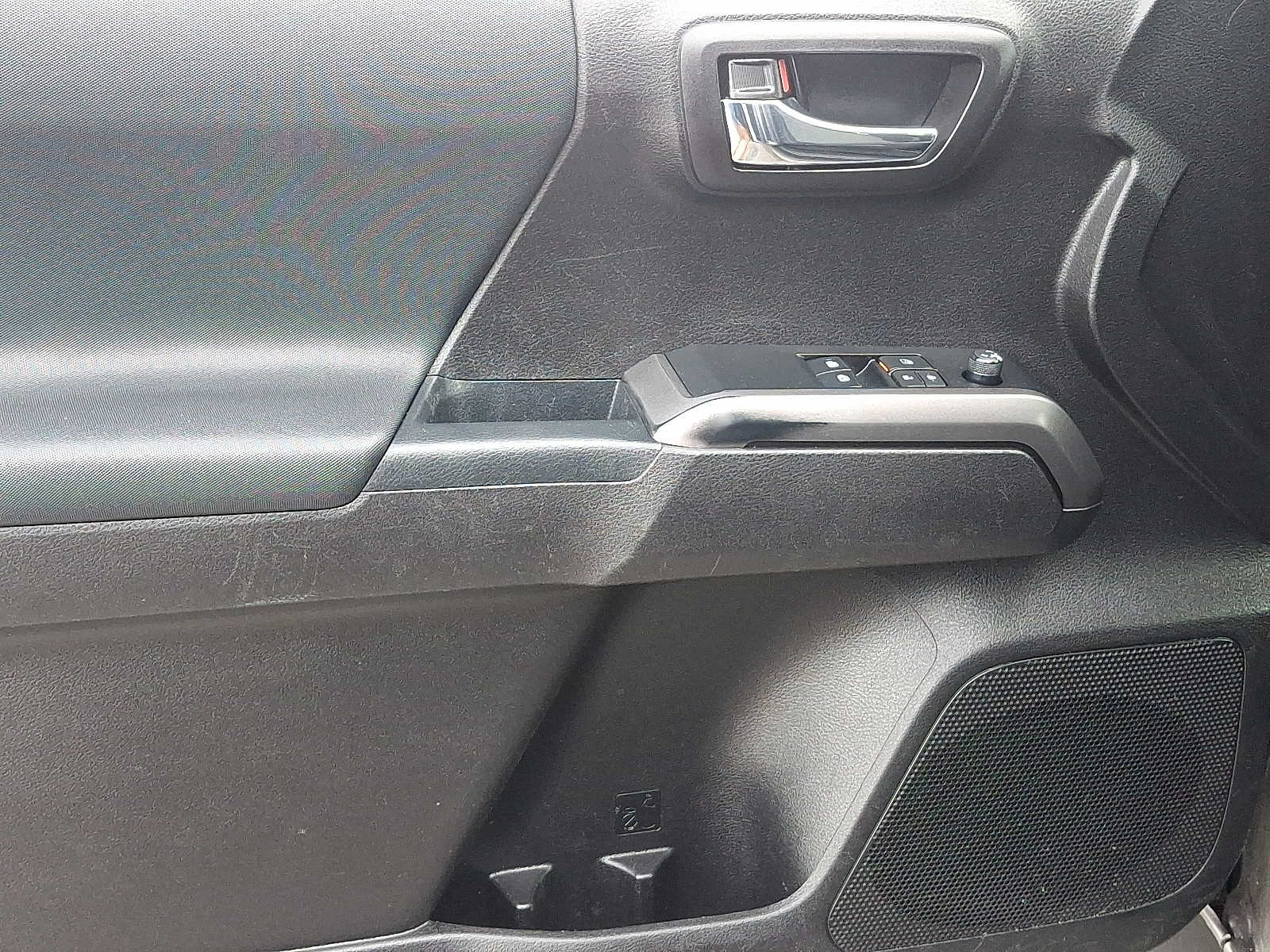 Thumbnail: 2021 Toyota Tacoma - 15