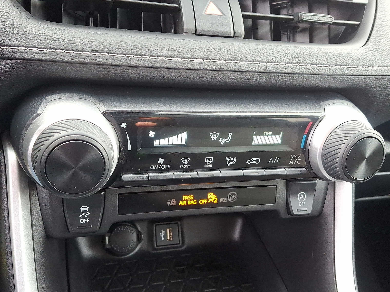 Thumbnail: 2023 Toyota RAV4 - 18