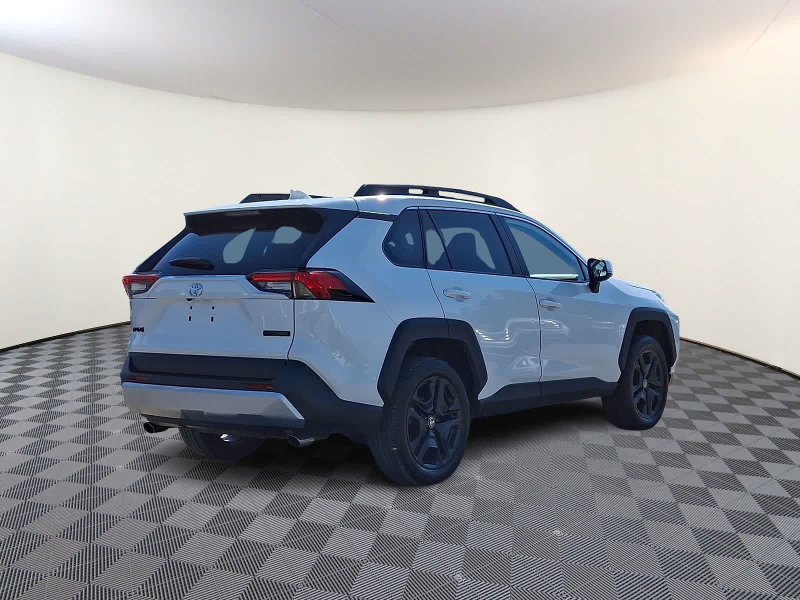 Thumbnail: 2024 Toyota RAV4 - 6