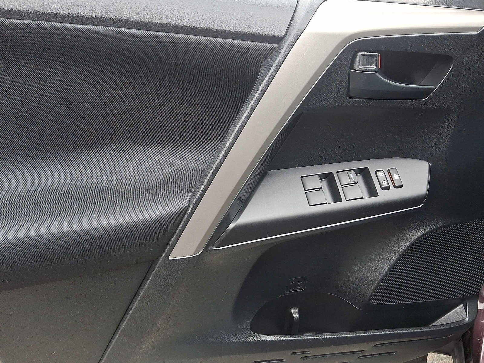 Thumbnail: 2017 Toyota RAV4 - 14