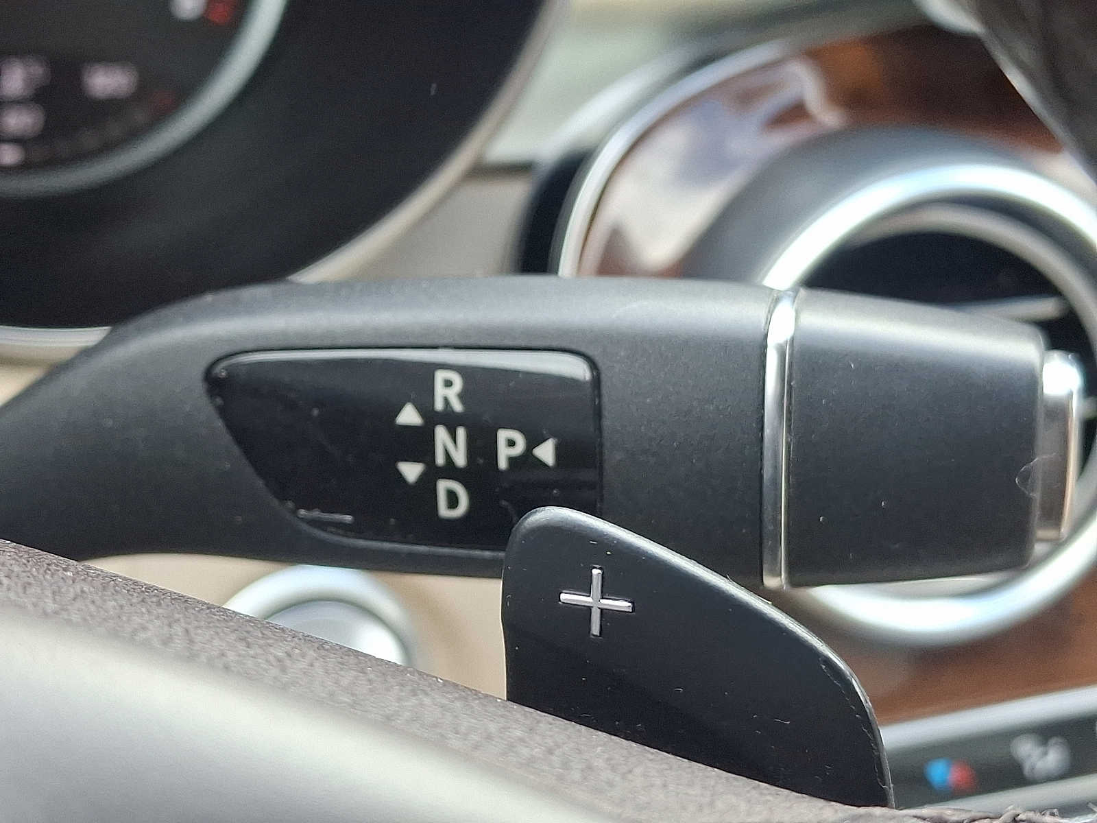 Thumbnail: 2015 Mercedes-Benz C-Class - 16