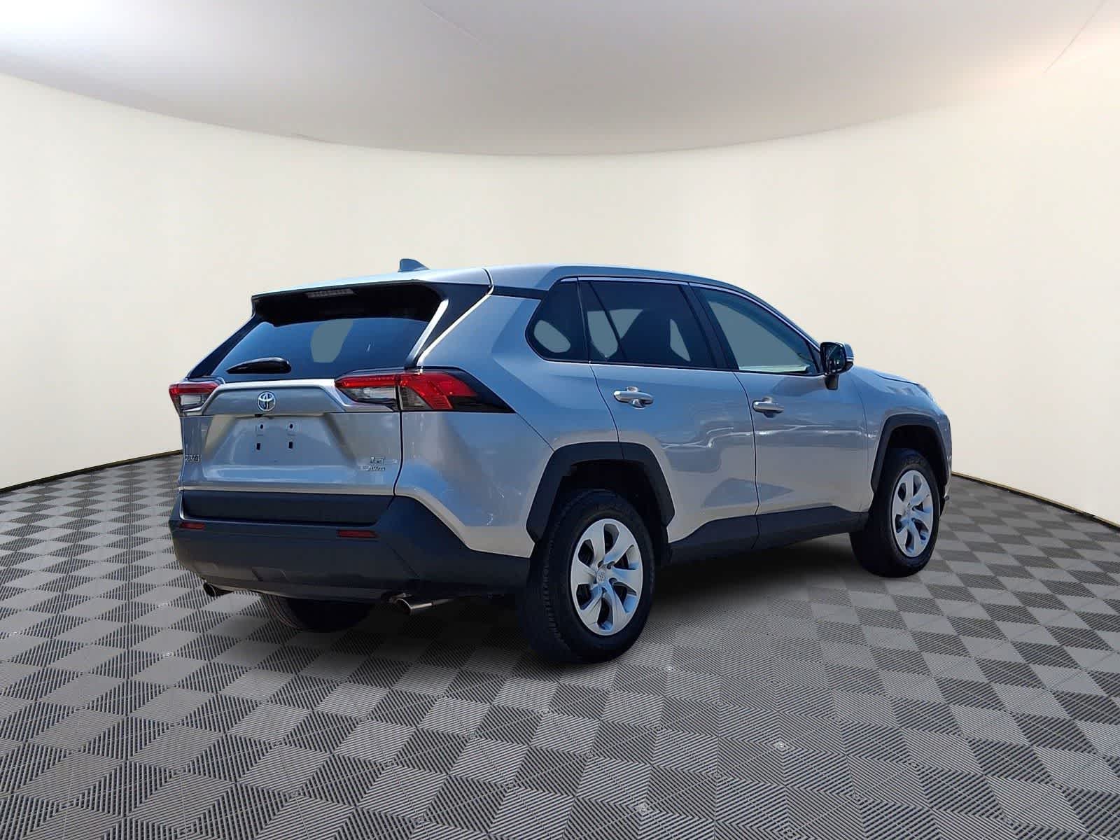 Thumbnail: 2023 Toyota RAV4 - 6