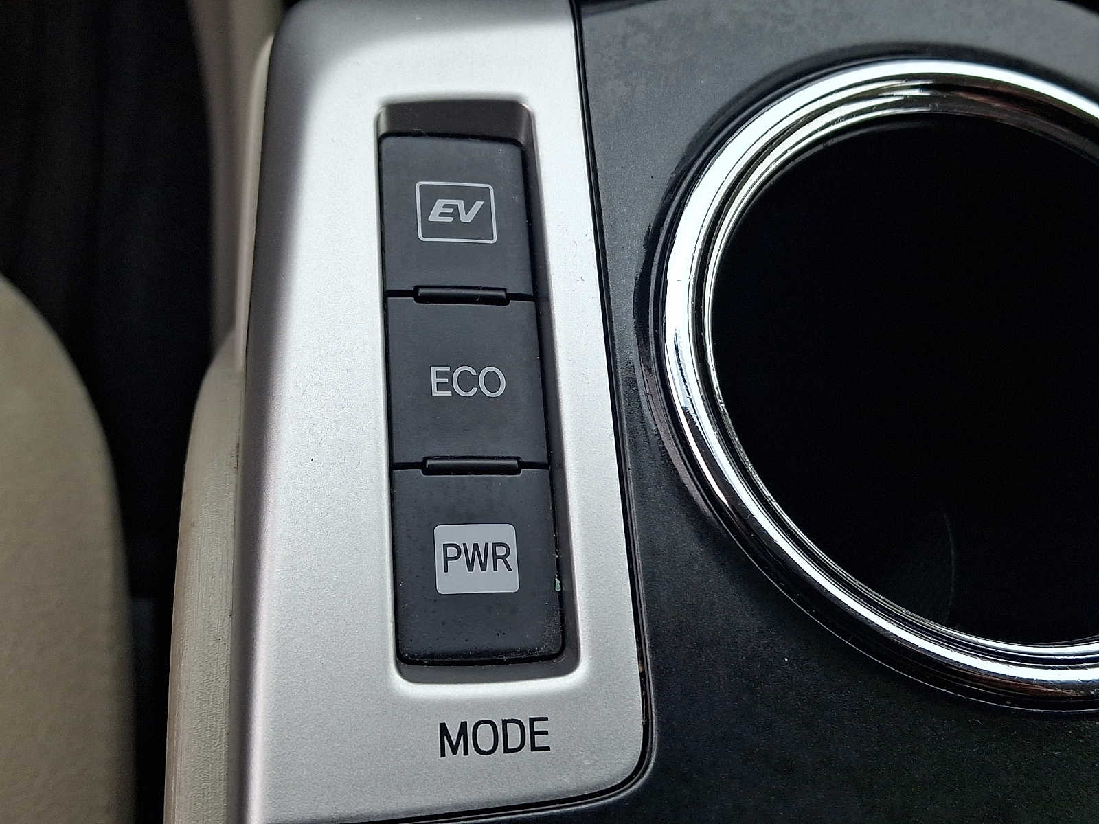 Thumbnail: 2012 Toyota Prius v - 24