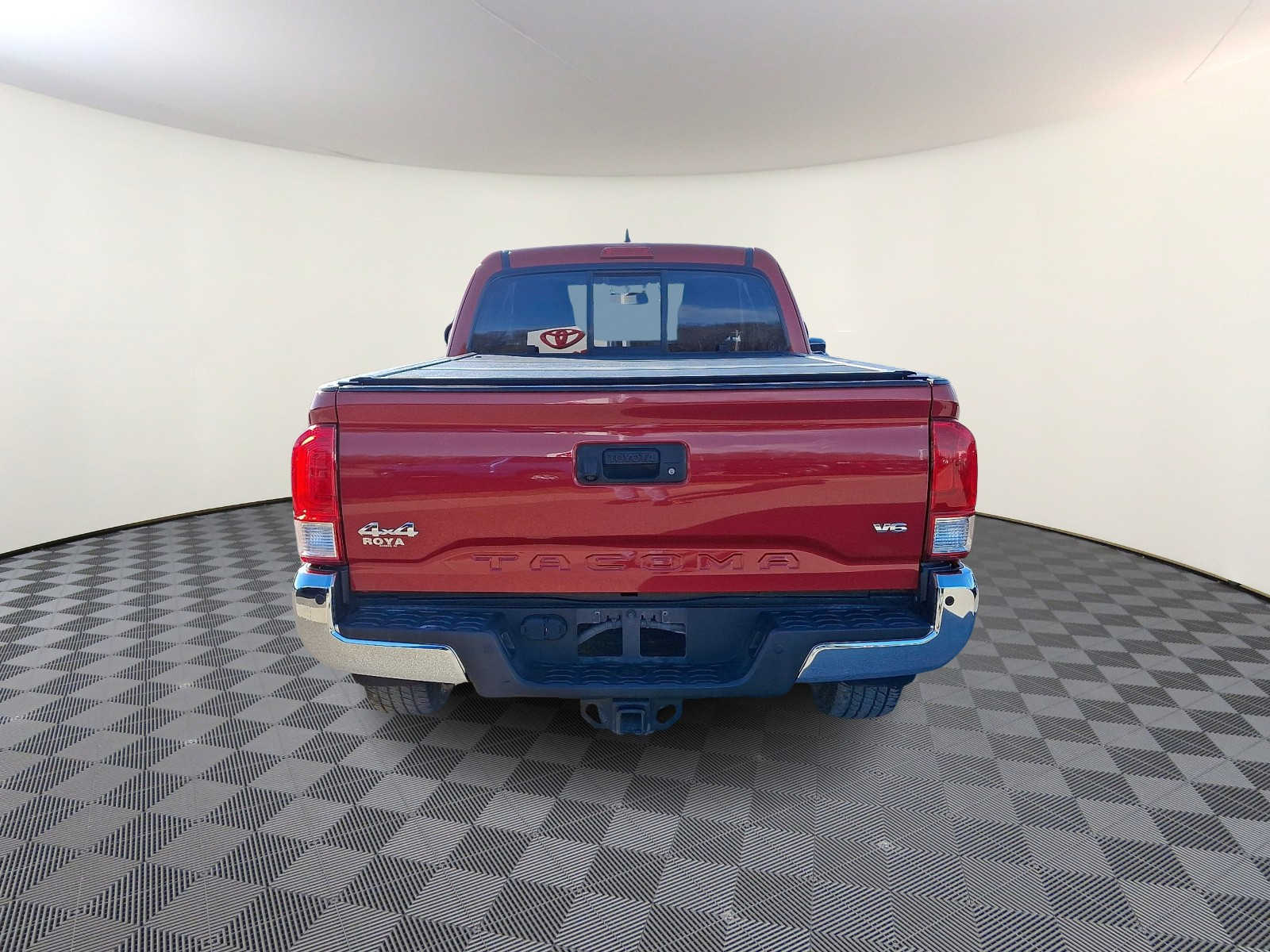 Thumbnail: 2017 Toyota Tacoma - 7