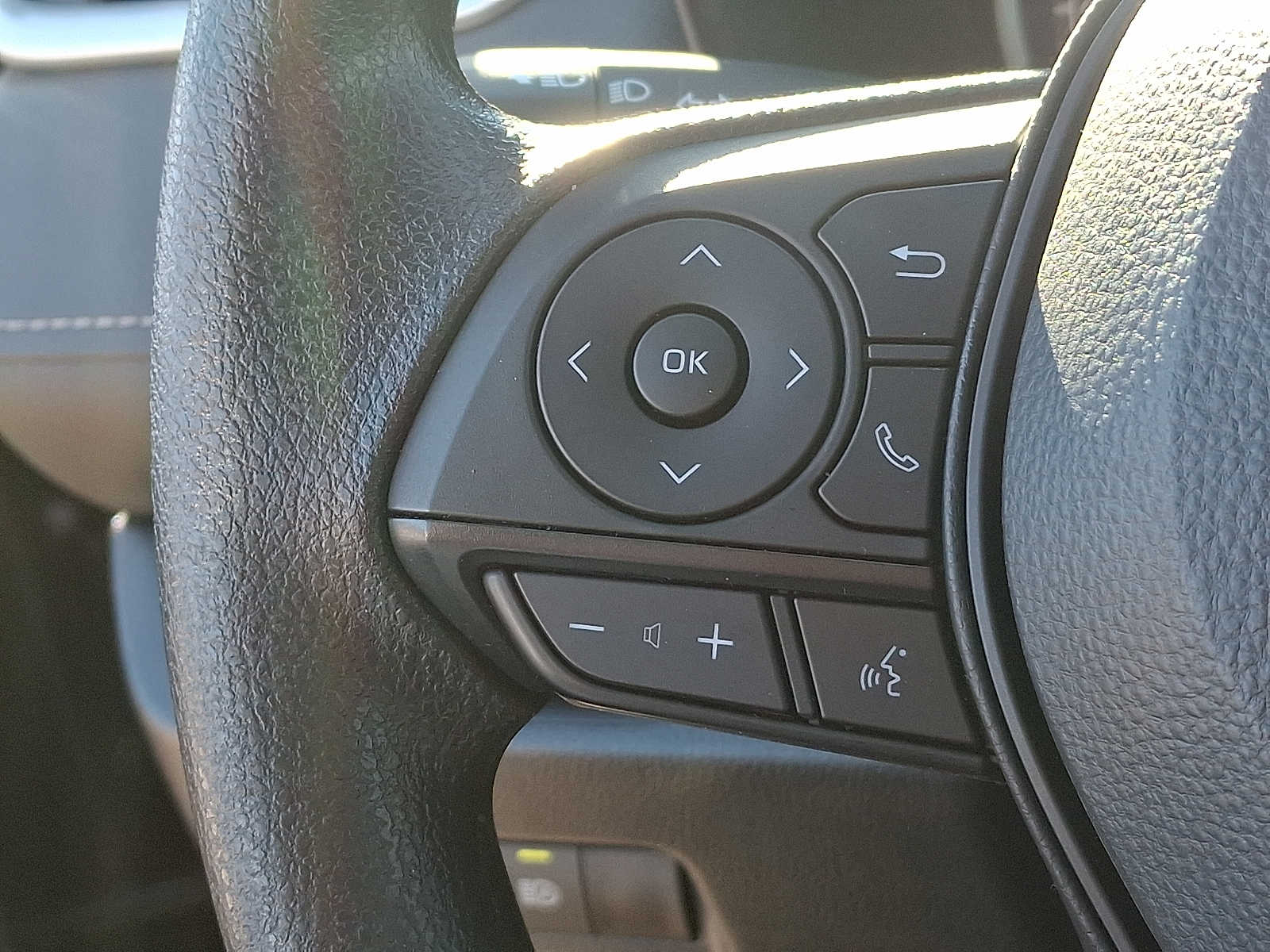 Thumbnail: 2025 Toyota RAV4 - 23