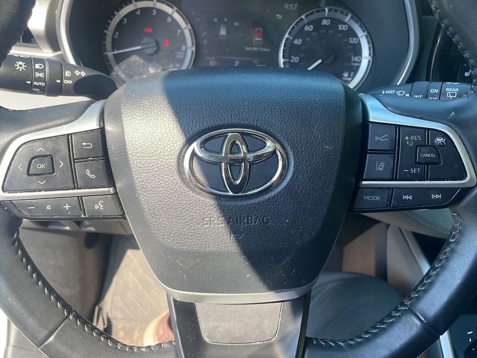 Thumbnail: 2023 Toyota Highlander - 16