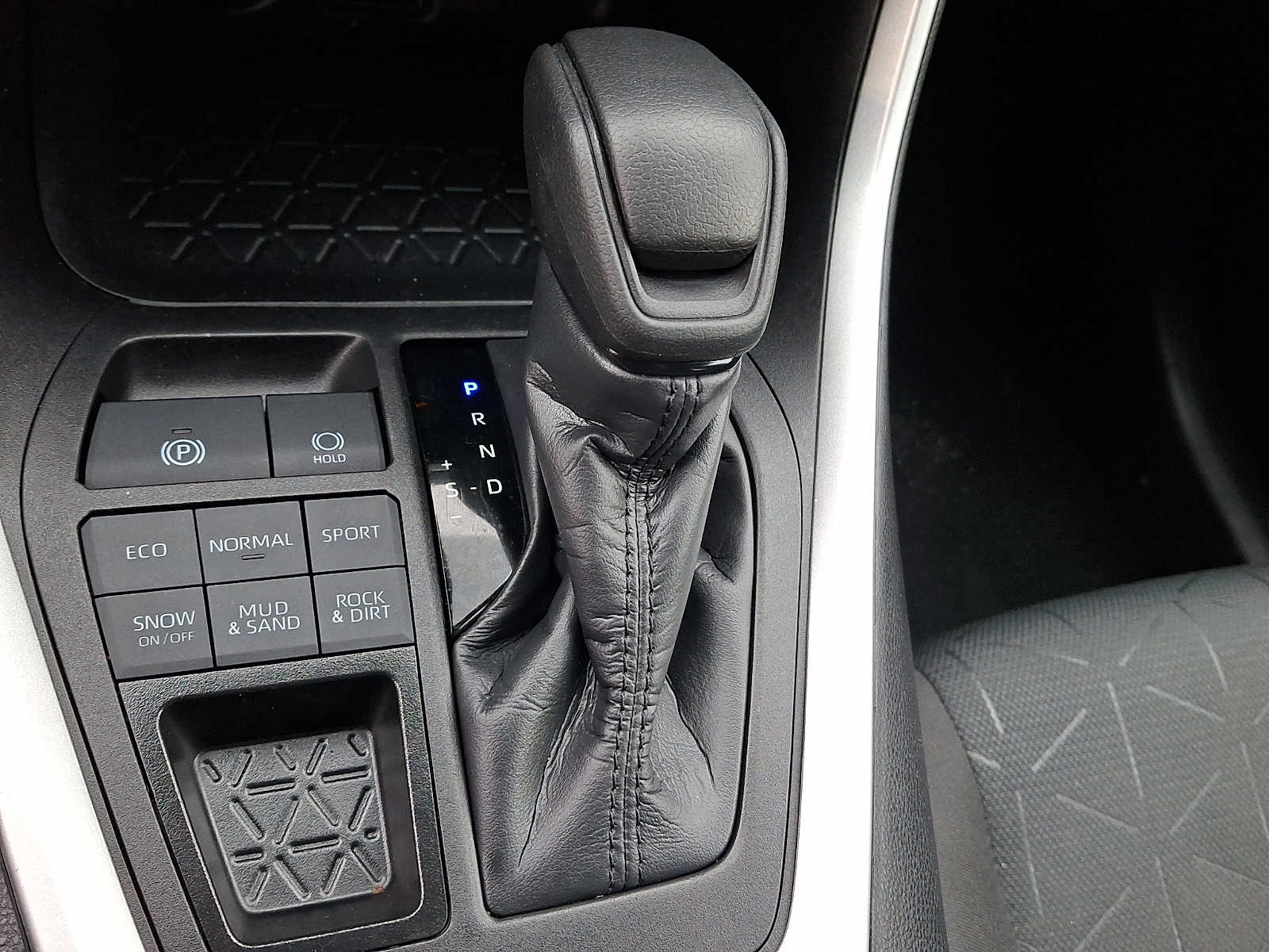 Thumbnail: 2024 Toyota RAV4 - 17