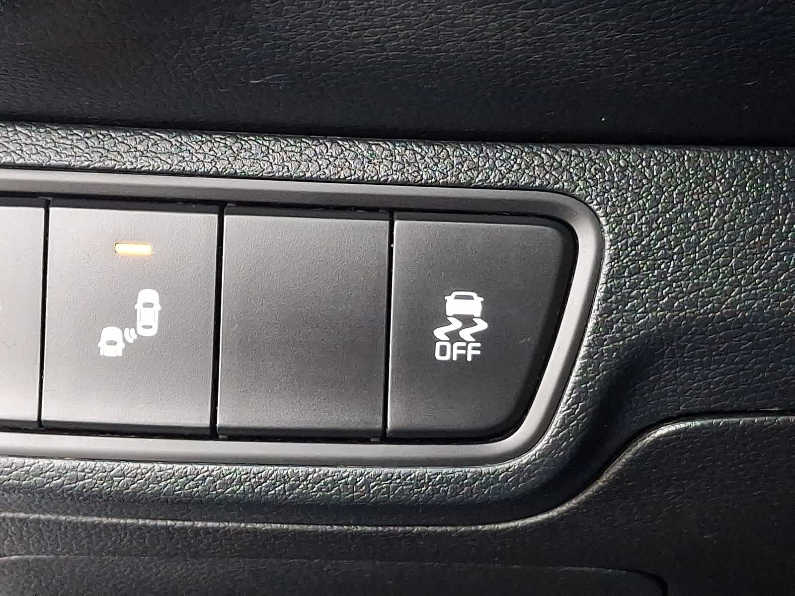 Thumbnail: 2023 Kia Forte - 25