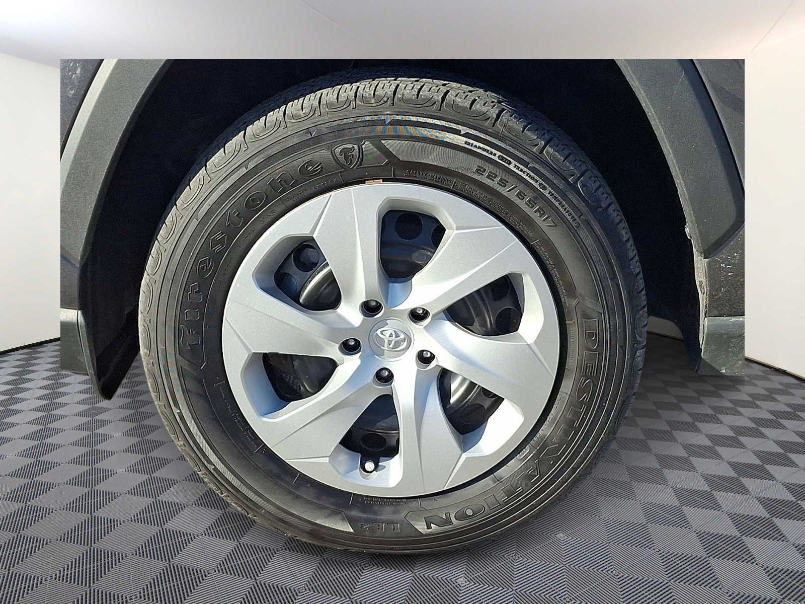 Thumbnail: 2023 Toyota RAV4 - 9