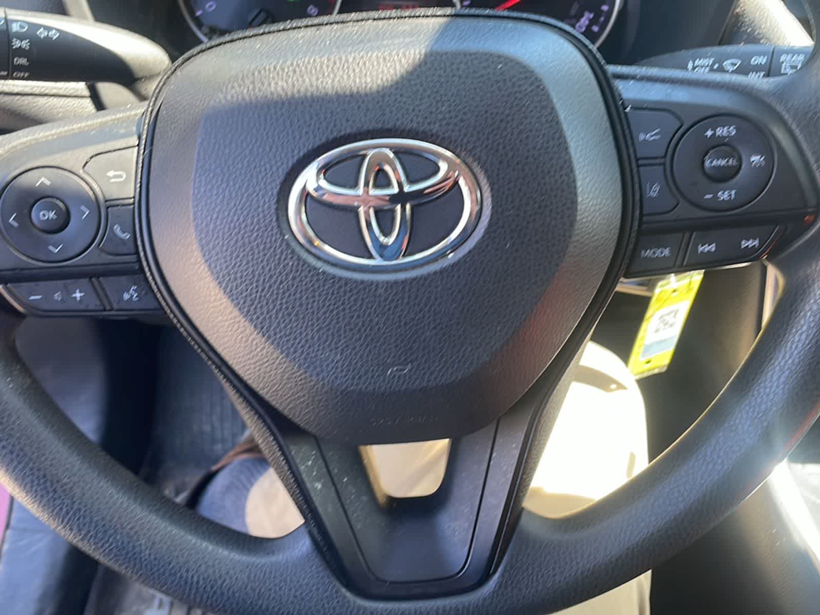 Thumbnail: 2019 Toyota RAV4 - 18