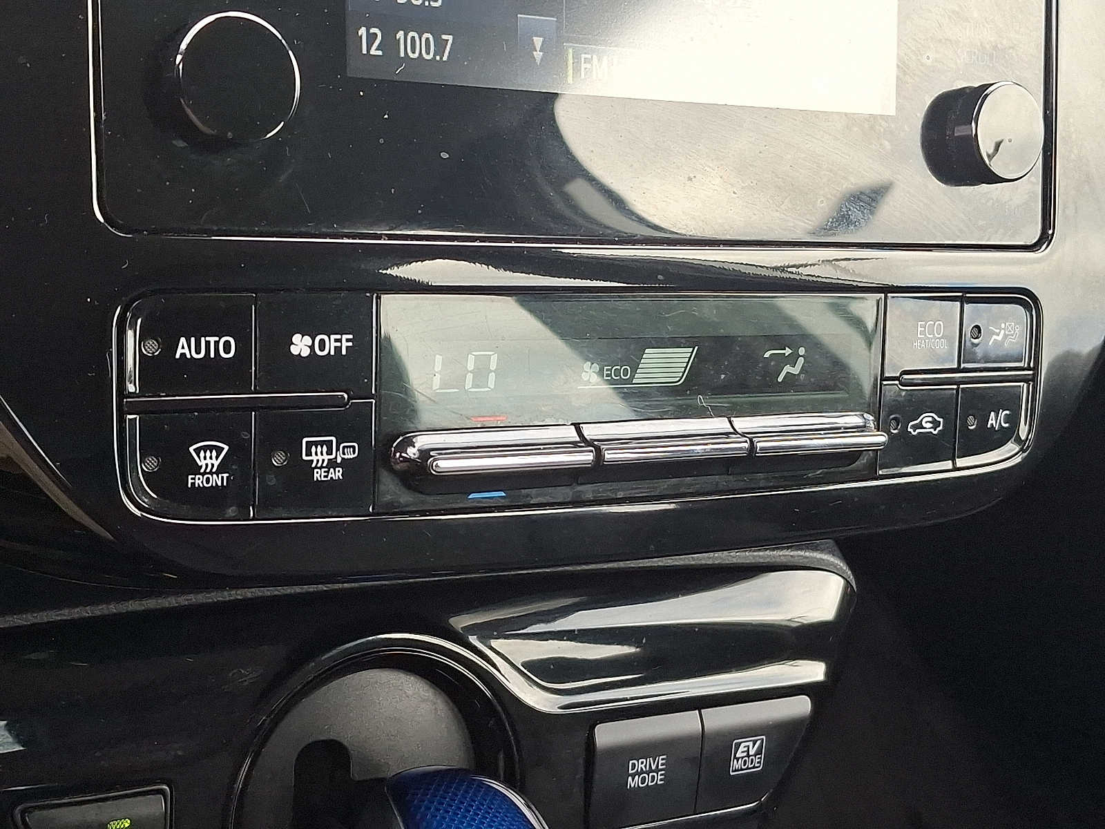 Thumbnail: 2019 Toyota Prius - 18