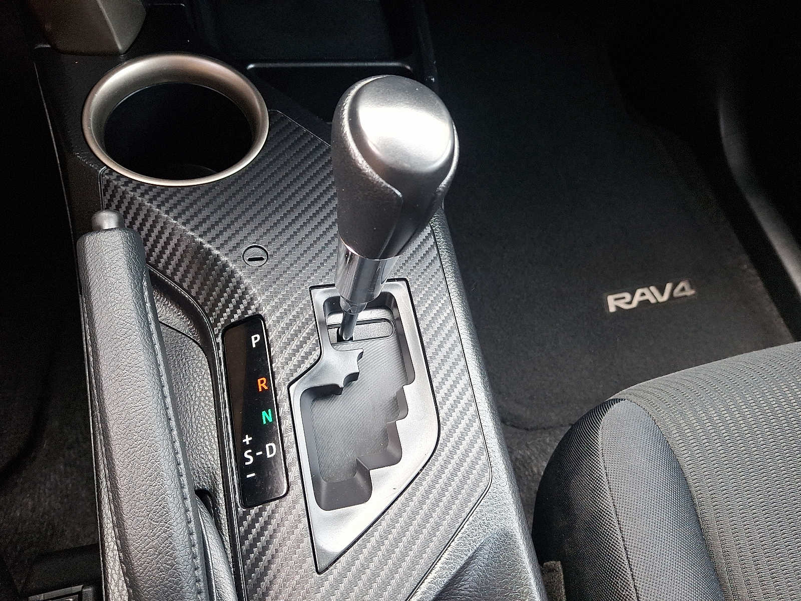 Thumbnail: 2015 Toyota RAV4 - 16