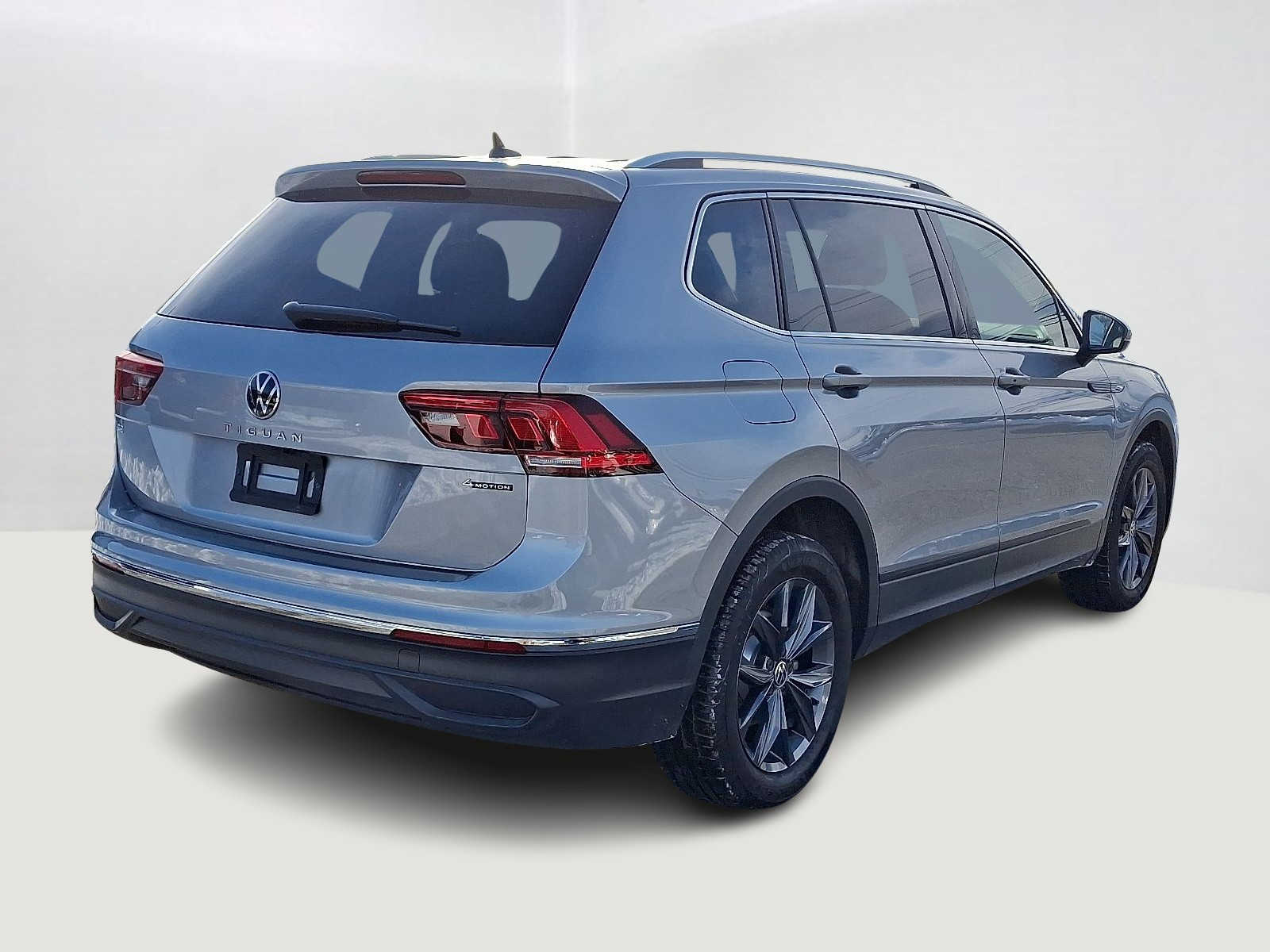 Thumbnail: 2022 Volkswagen Tiguan - 5