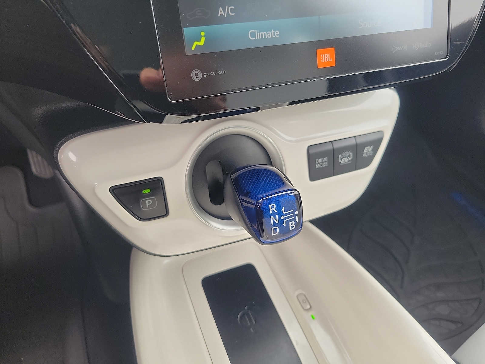 Thumbnail: 2018 Toyota Prius Prime - 17