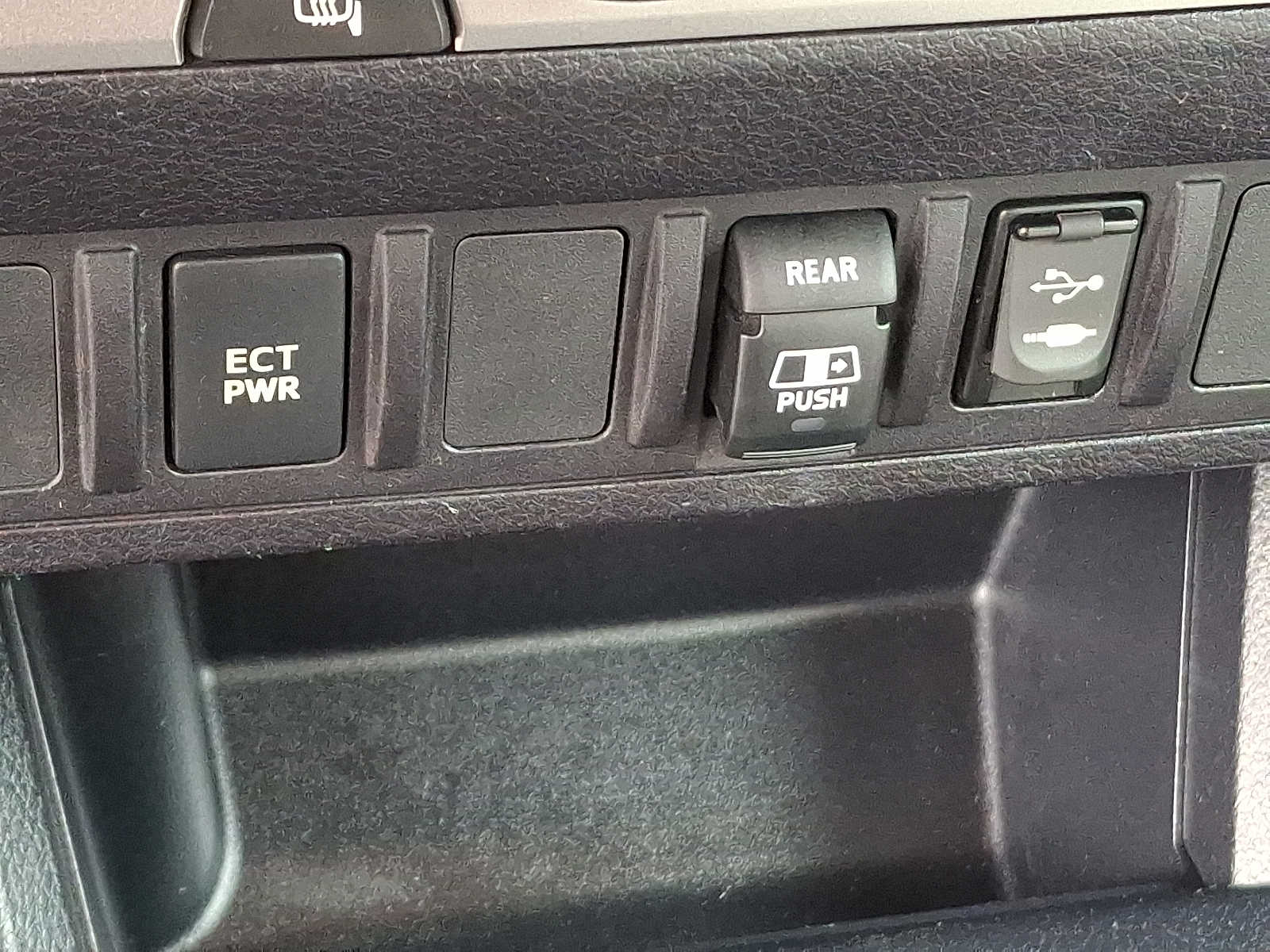 Thumbnail: 2018 Toyota Tacoma - 21