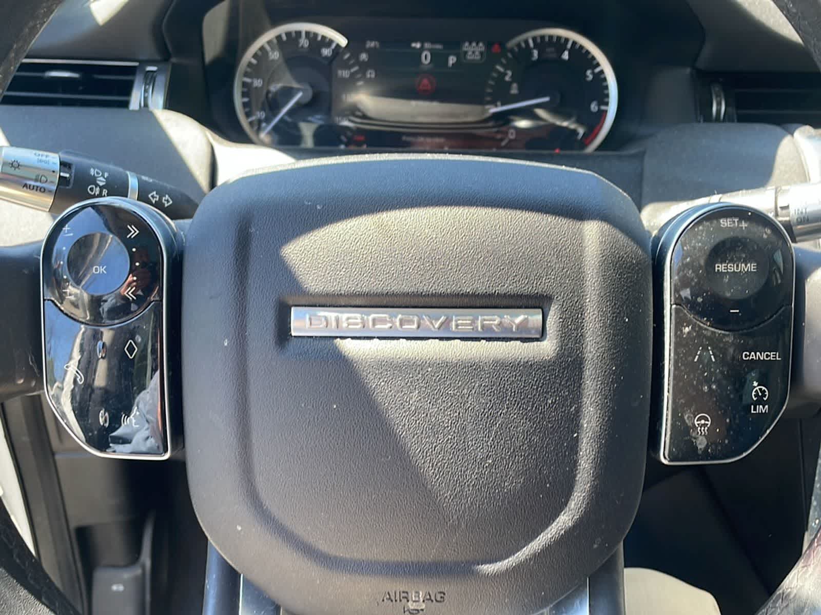 Thumbnail: 2020 Land Rover Discovery Sport - 16