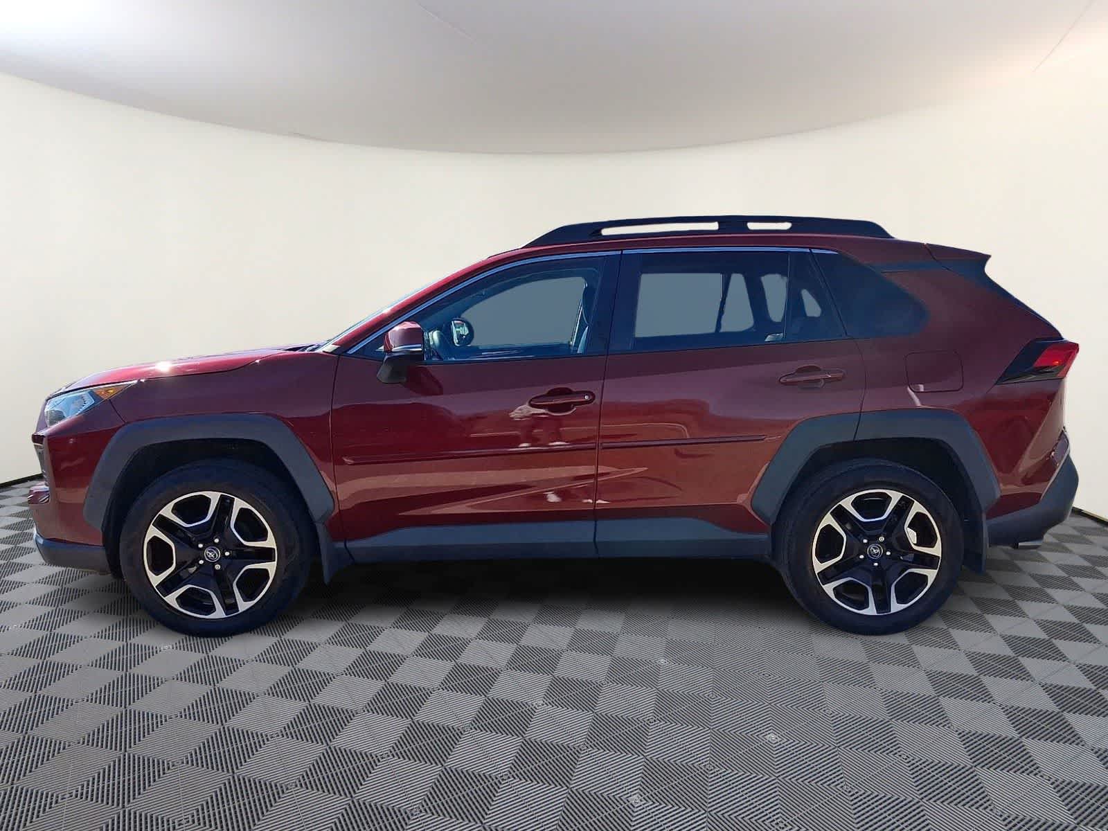 Thumbnail: 2019 Toyota RAV4 - 10