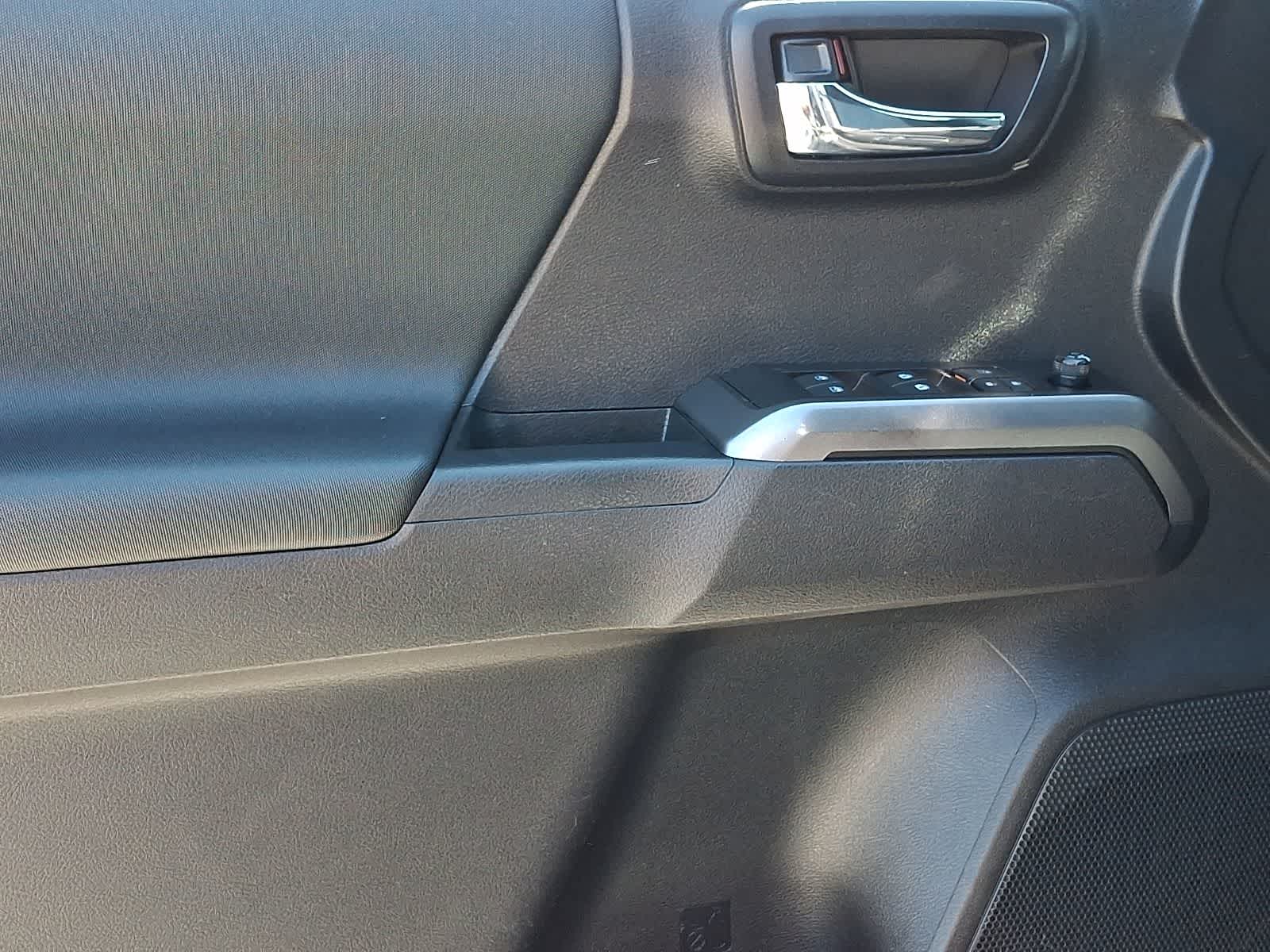 Thumbnail: 2021 Toyota Tacoma - 15