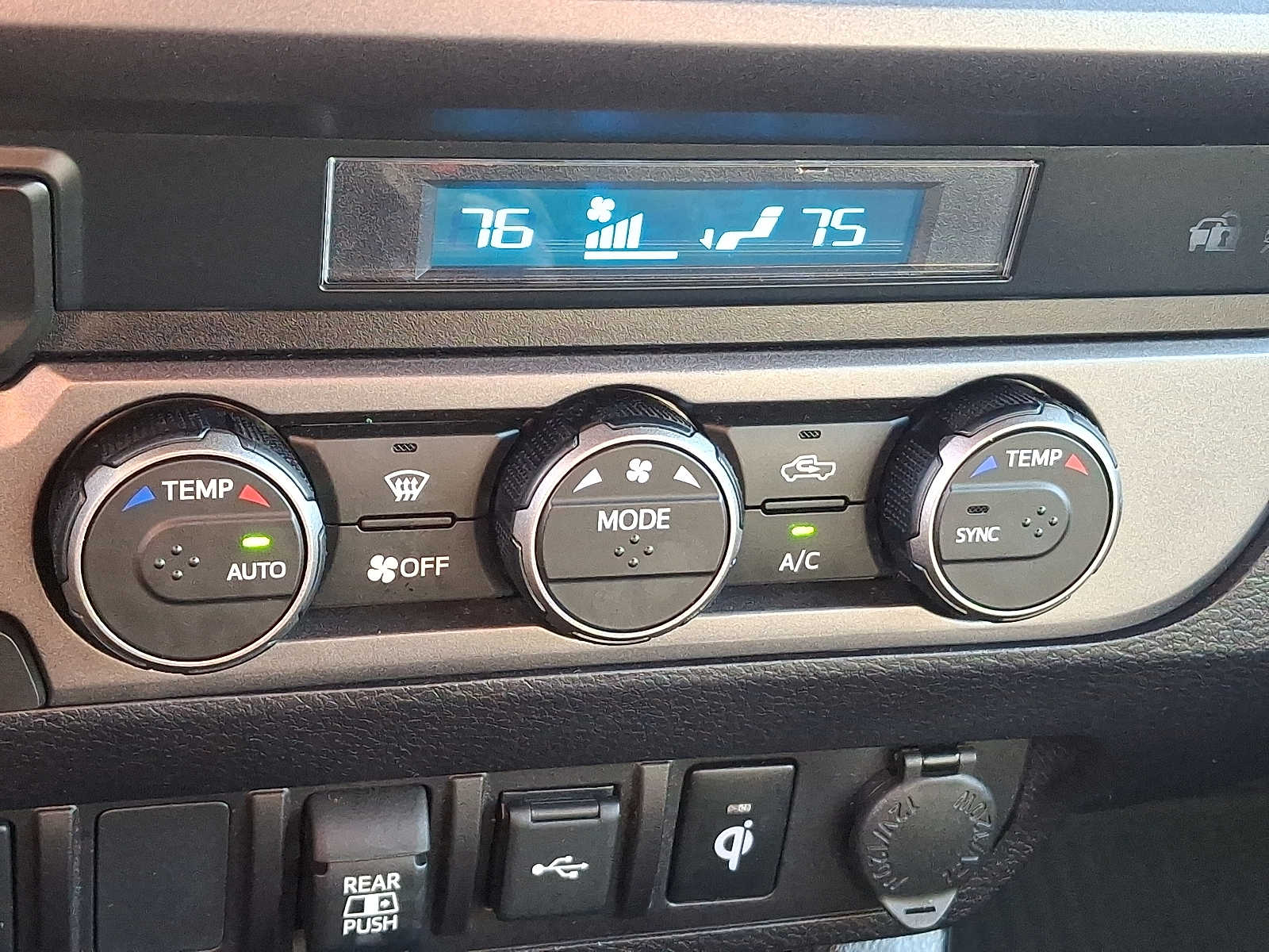 Thumbnail: 2021 Toyota Tacoma - 18