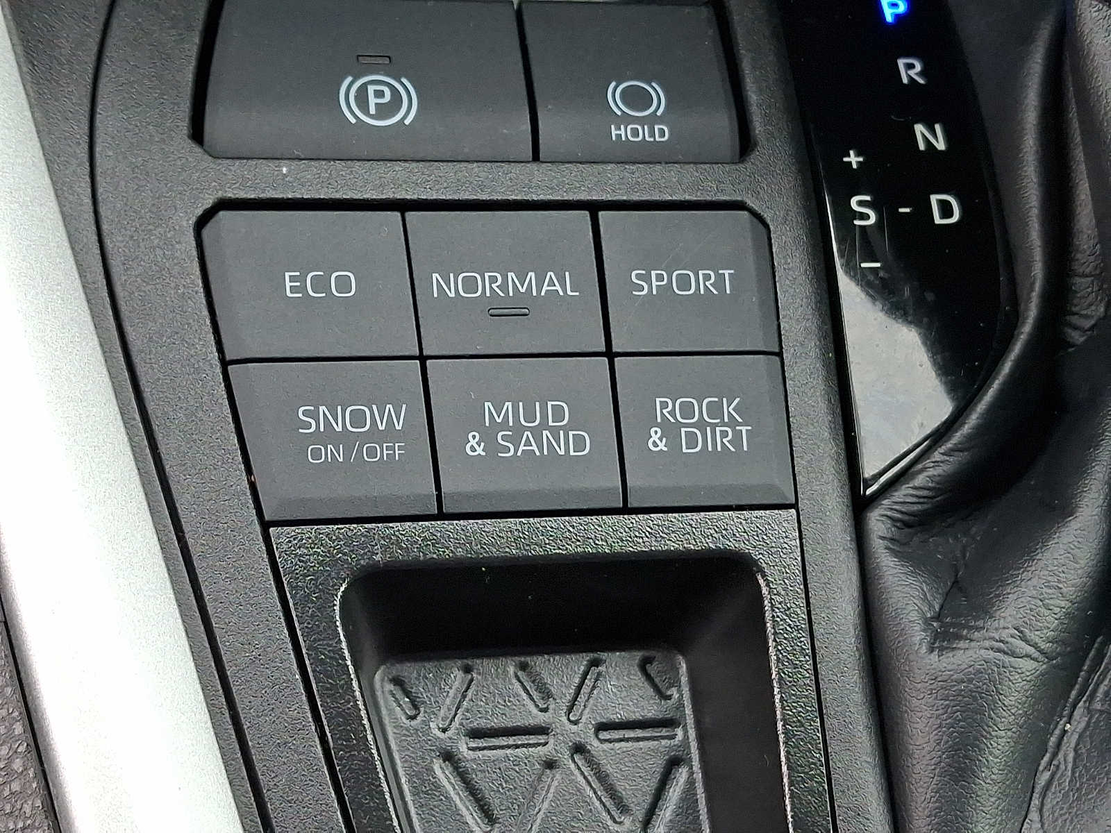 Thumbnail: 2024 Toyota RAV4 - 25