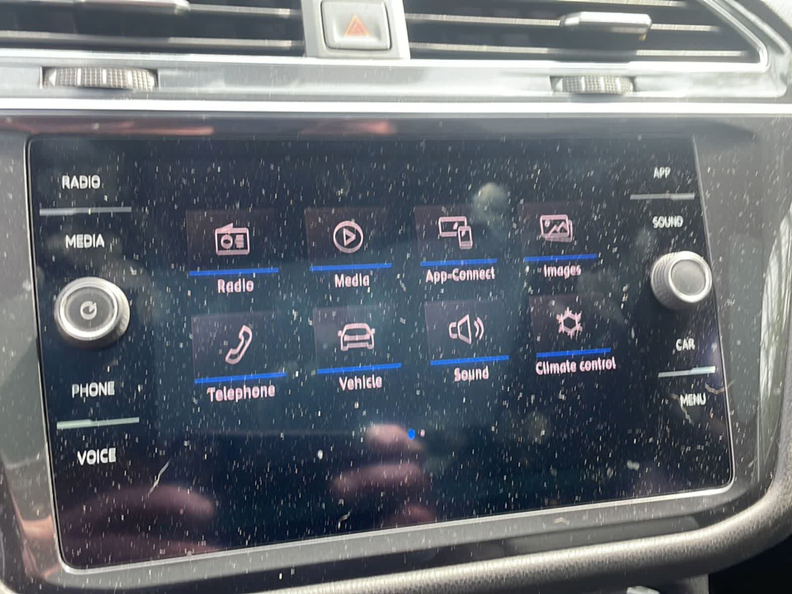 Thumbnail: 2020 Volkswagen Tiguan - 16
