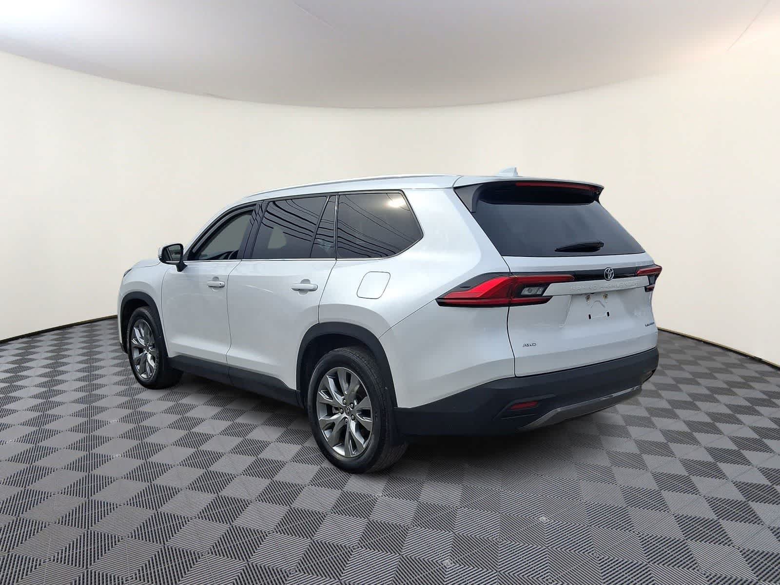 Thumbnail: 2024 Toyota Grand Highlander - 9