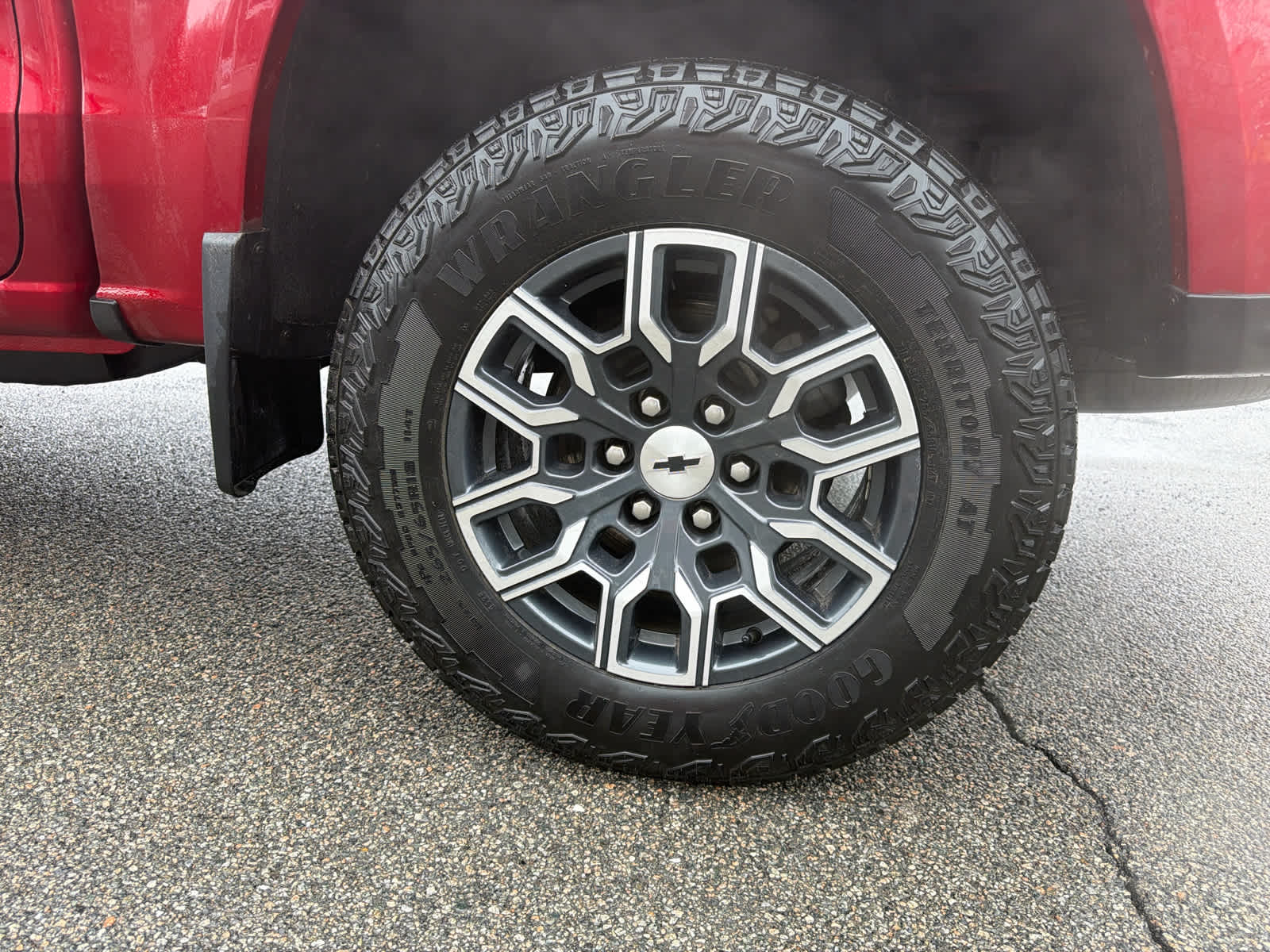 Thumbnail: 2024 Chevrolet Colorado - 10