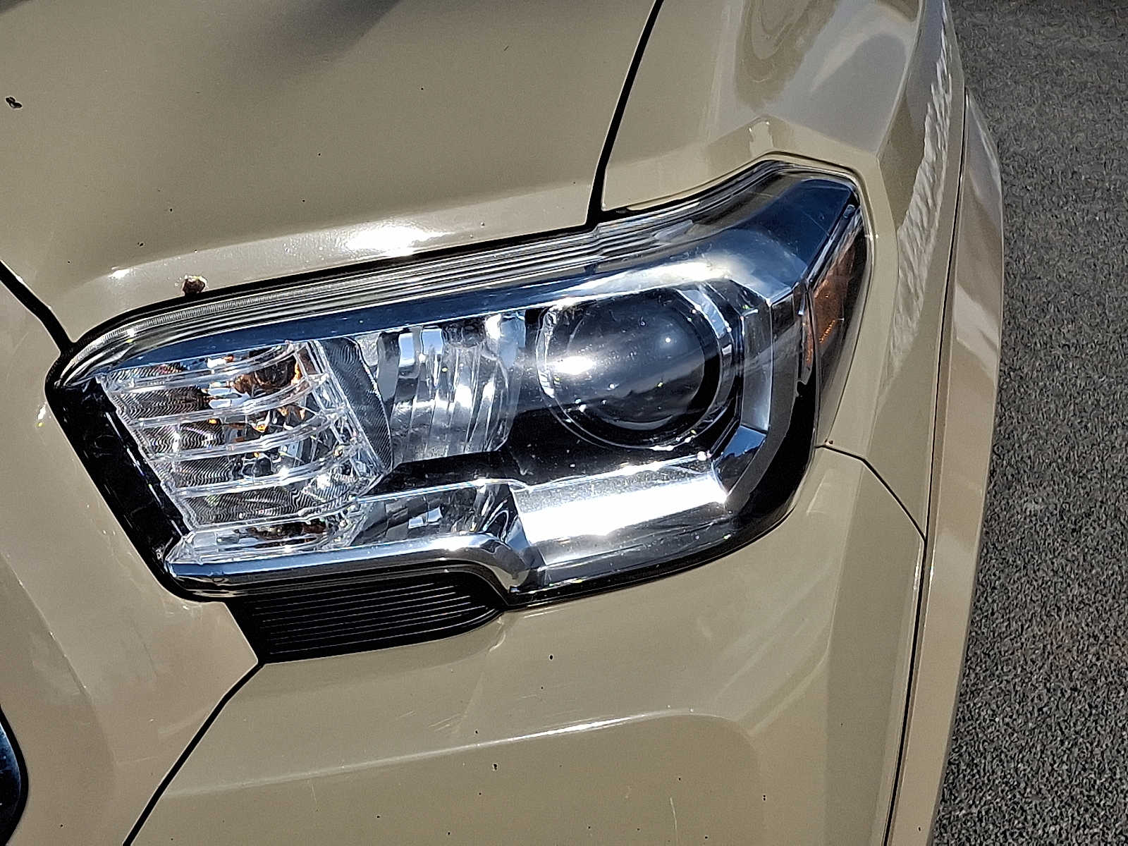 Thumbnail: 2017 Toyota Tacoma - 11