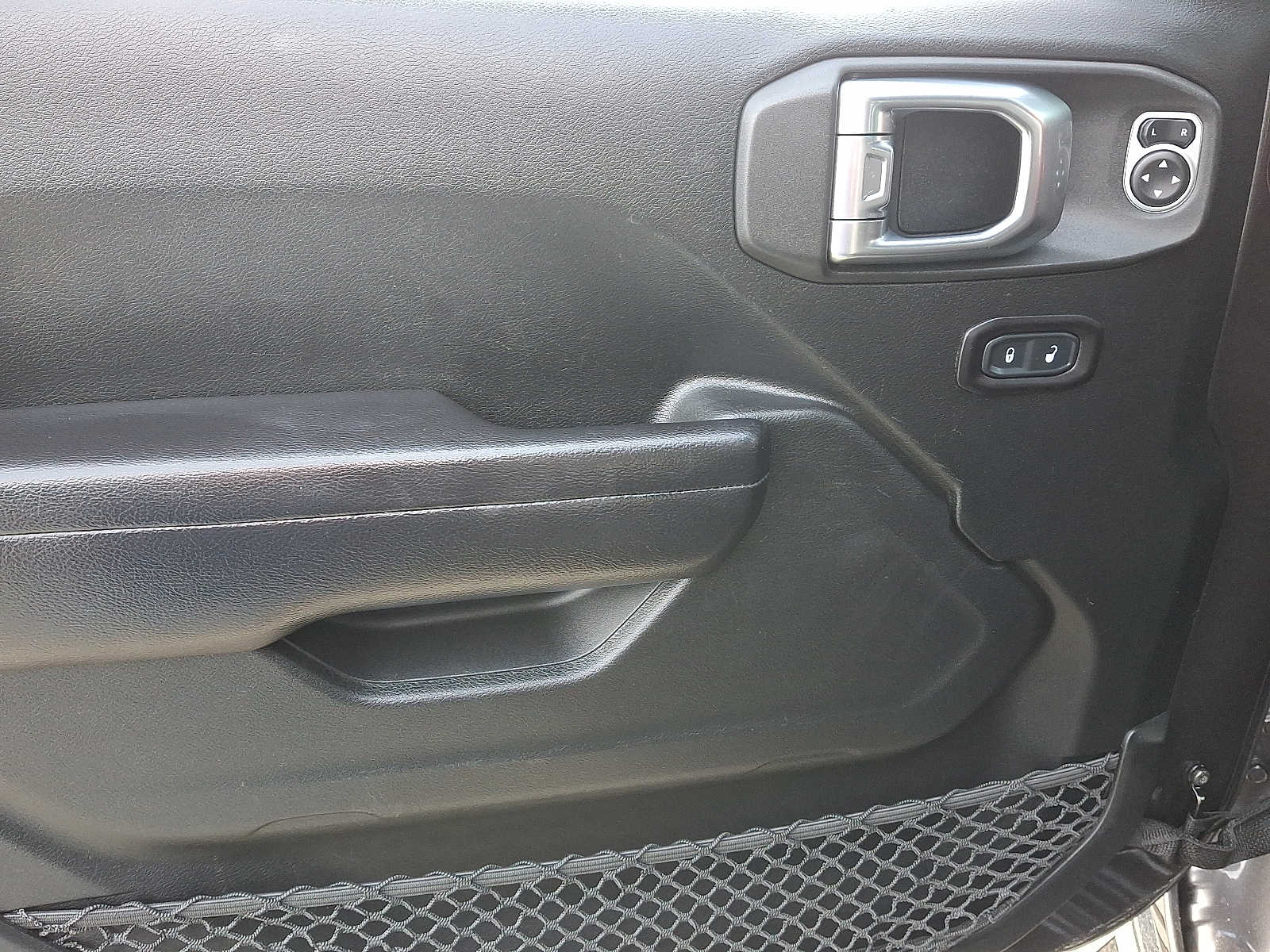 Thumbnail: 2018 Jeep Wrangler - 13