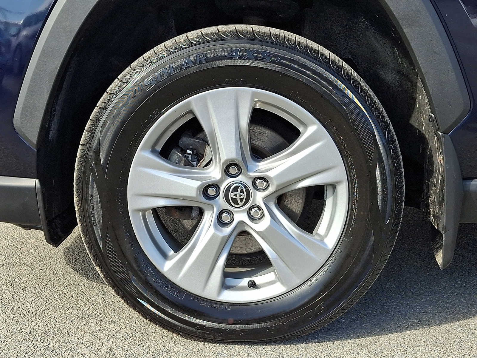 Thumbnail: 2021 Toyota RAV4 - 11