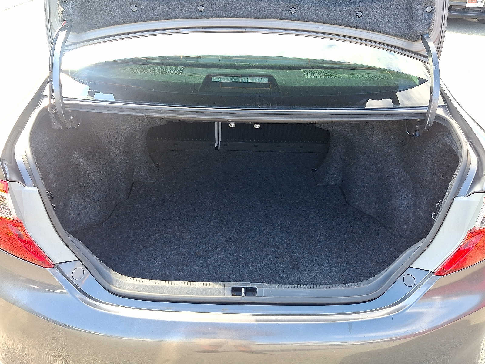 Thumbnail: 2012 Toyota Camry - 29