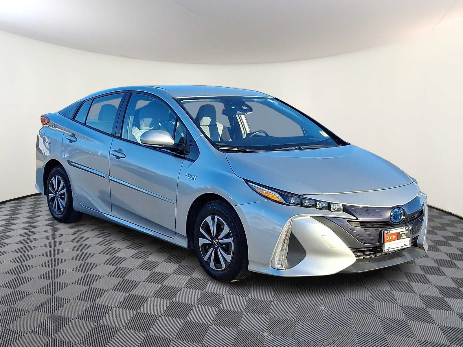 Thumbnail: 2017 Toyota Prius Prime - 5