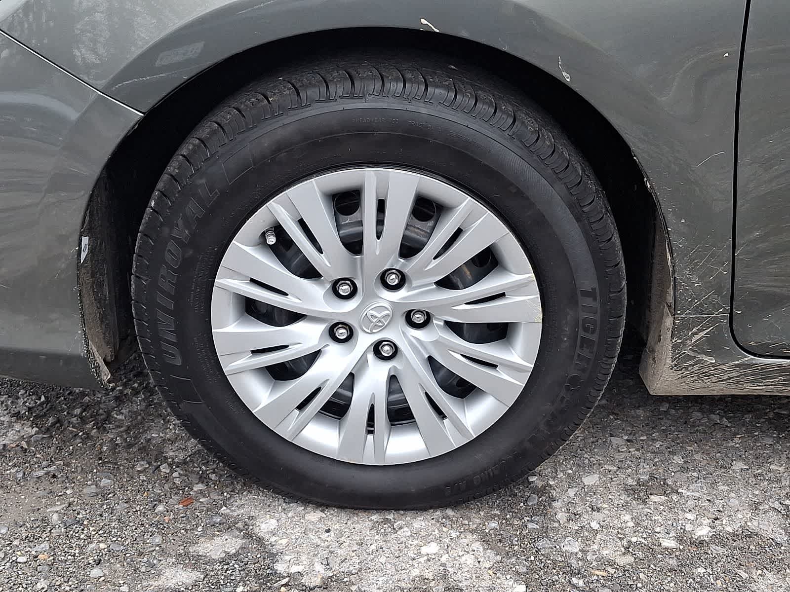 Thumbnail: 2012 Toyota Camry - 10